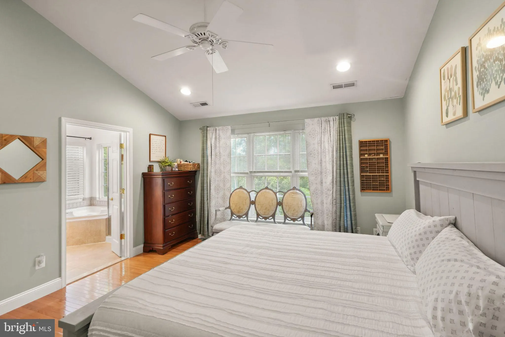 Leesburg, Virginia 20176, United States, 3 Bedrooms Bedrooms, ,4 BathroomsBathrooms,Residential,Coming Soon,177041