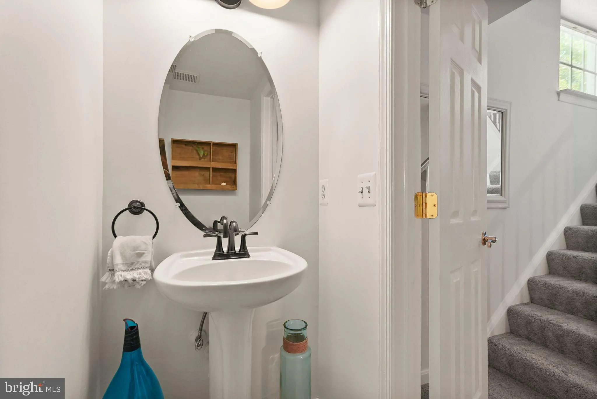 Leesburg, Virginia 20176, United States, 3 Bedrooms Bedrooms, ,4 BathroomsBathrooms,Residential,Coming Soon,177041