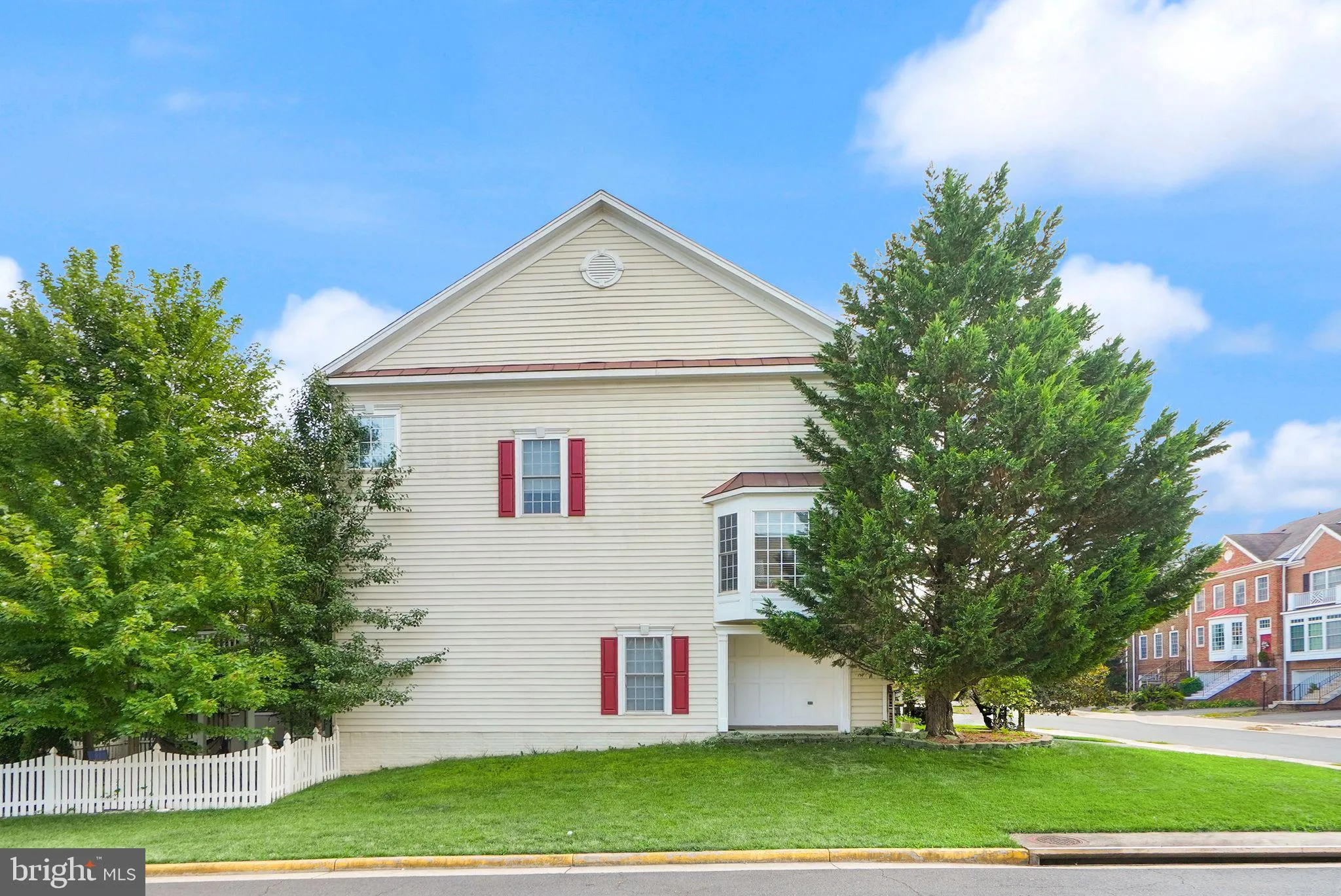 Leesburg, Virginia 20176, United States, 3 Bedrooms Bedrooms, ,4 BathroomsBathrooms,Residential,Coming Soon,177041