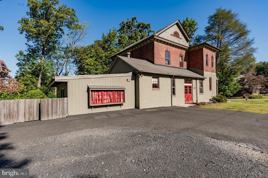 Photo of 1465 N Limekiln Pike, DRESHER, PA 19025 (MLS # PAMC2157386)