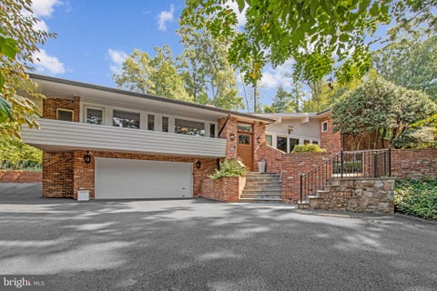 Photo of 1753 Army Navy Drive, ARLINGTON, VA 22202 (MLS # VAAR2079336)
