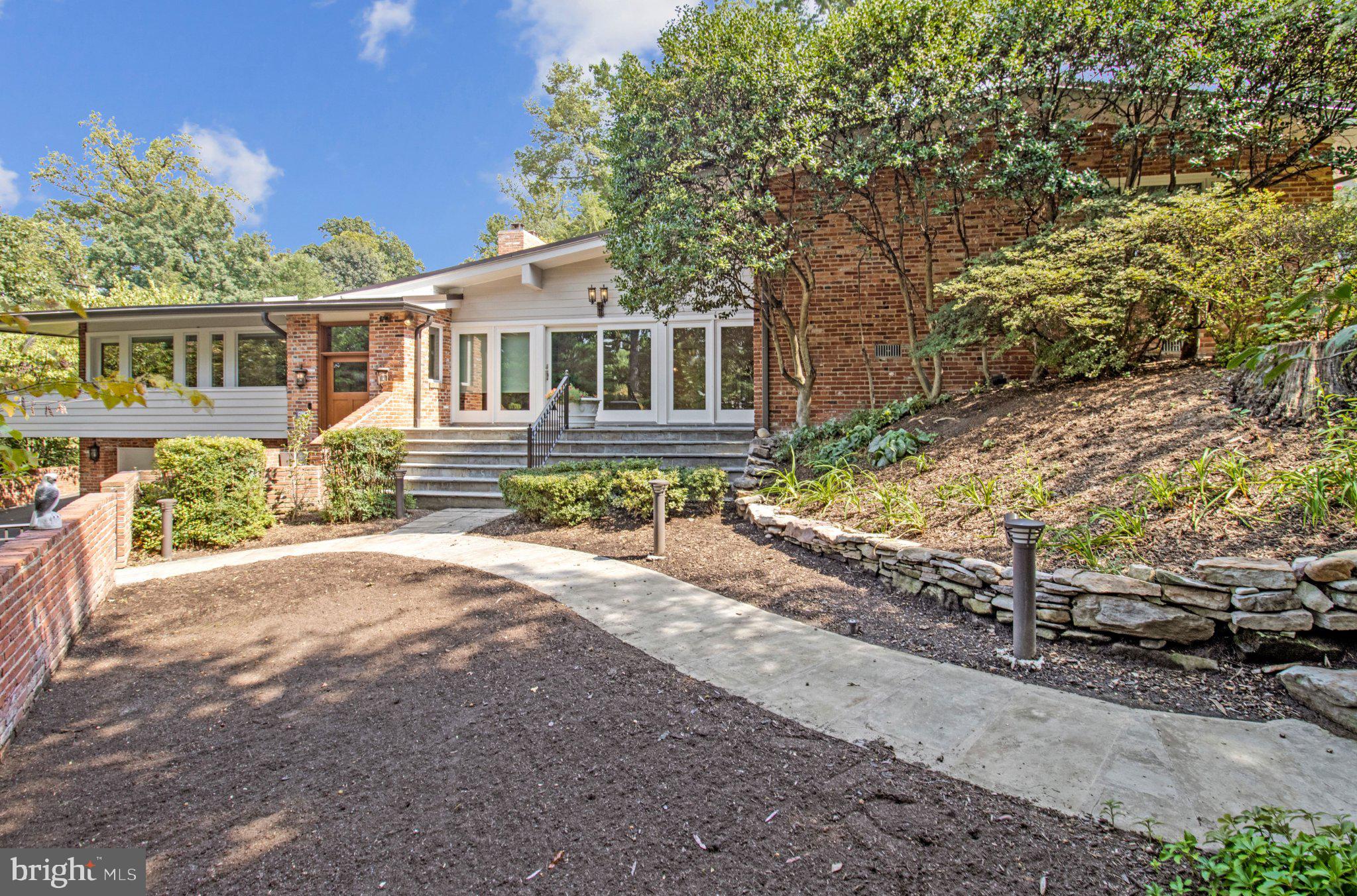1753 ARMY NAVY DRIVE