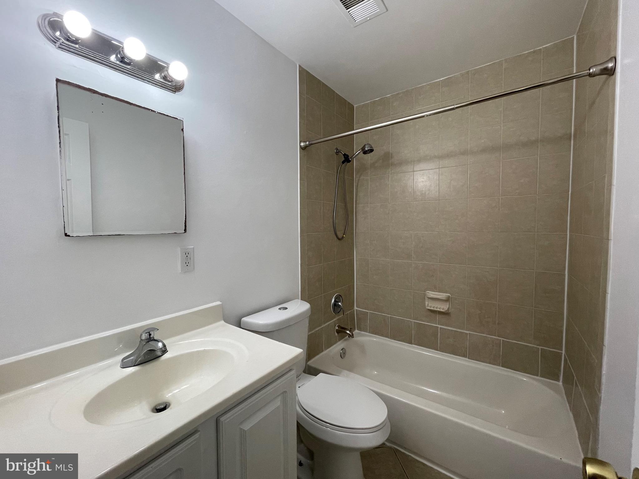 MARKHAM VIEW CONDOMINIUMS - Residential