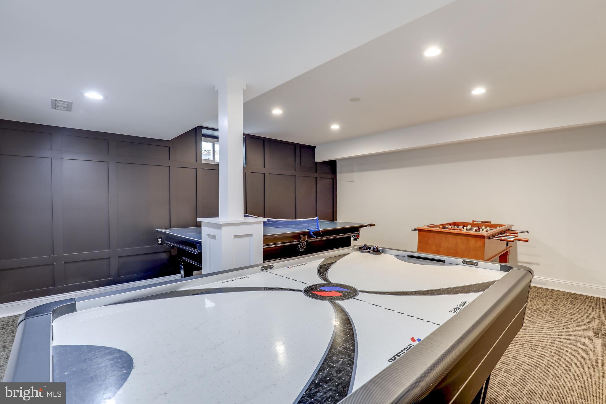 ANTON NORTH - Residential