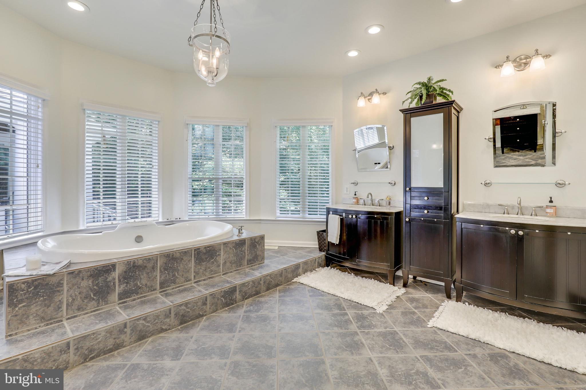 ANTON NORTH - Residential