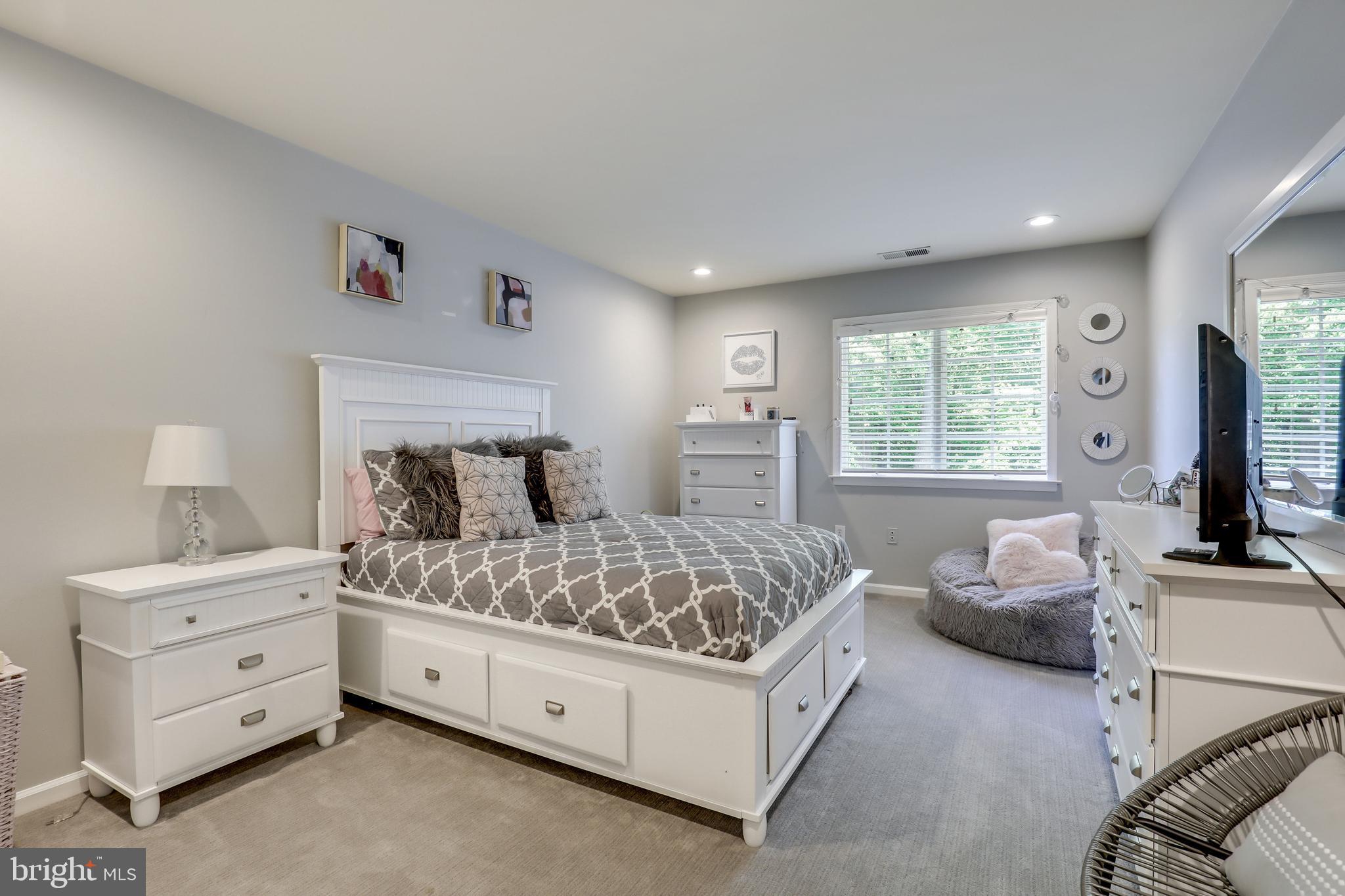 ANTON NORTH - Residential