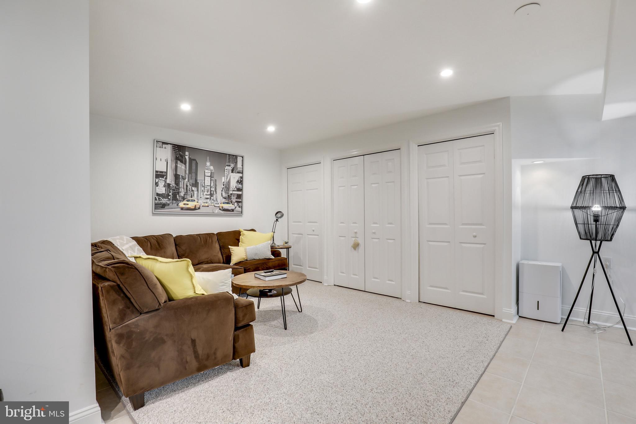 ANTON NORTH - Residential