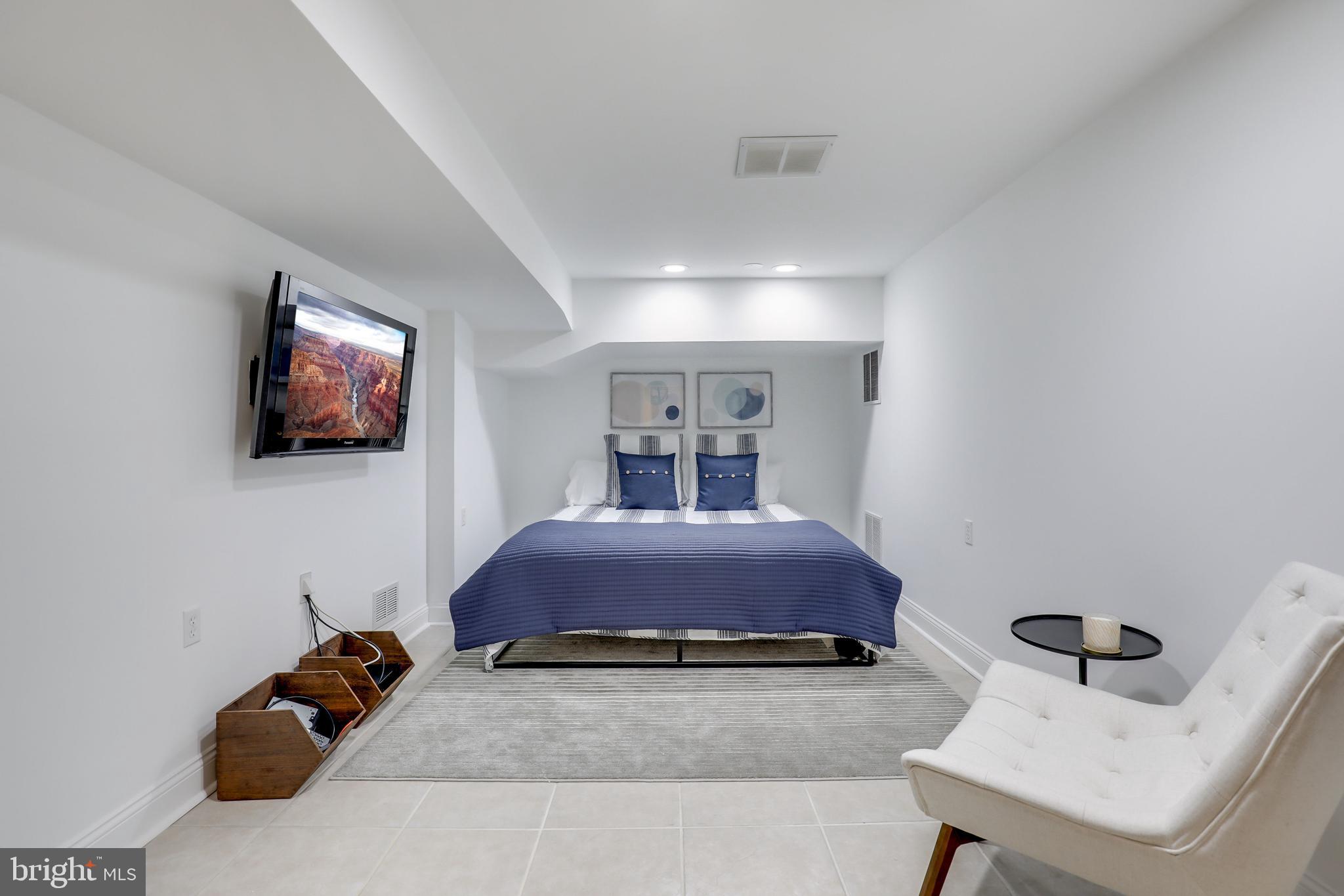 ANTON NORTH - Residential