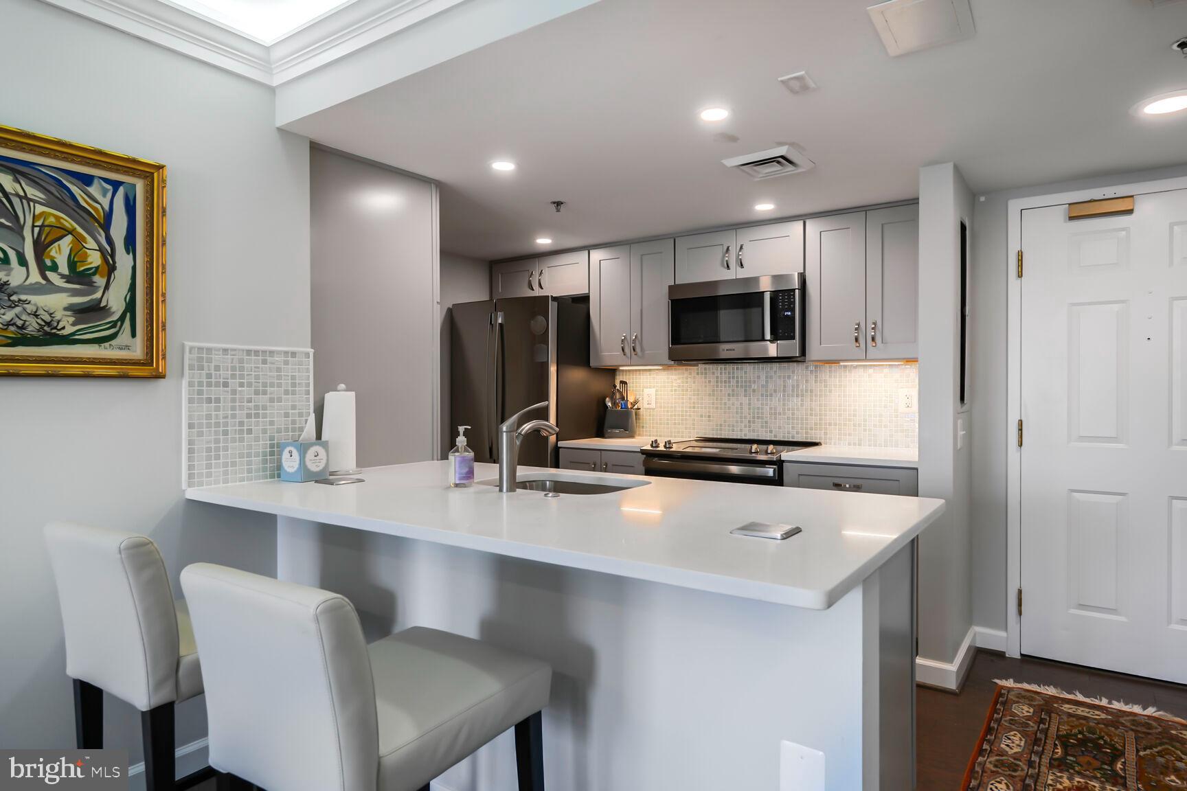 900 N TAYLOR STREET 2020