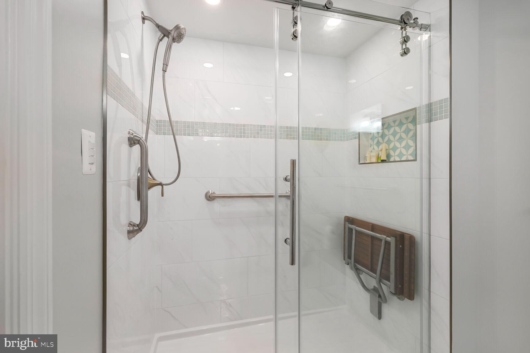 THE JEFFERSON - SUNRISE SENIOR LIVING - Residential