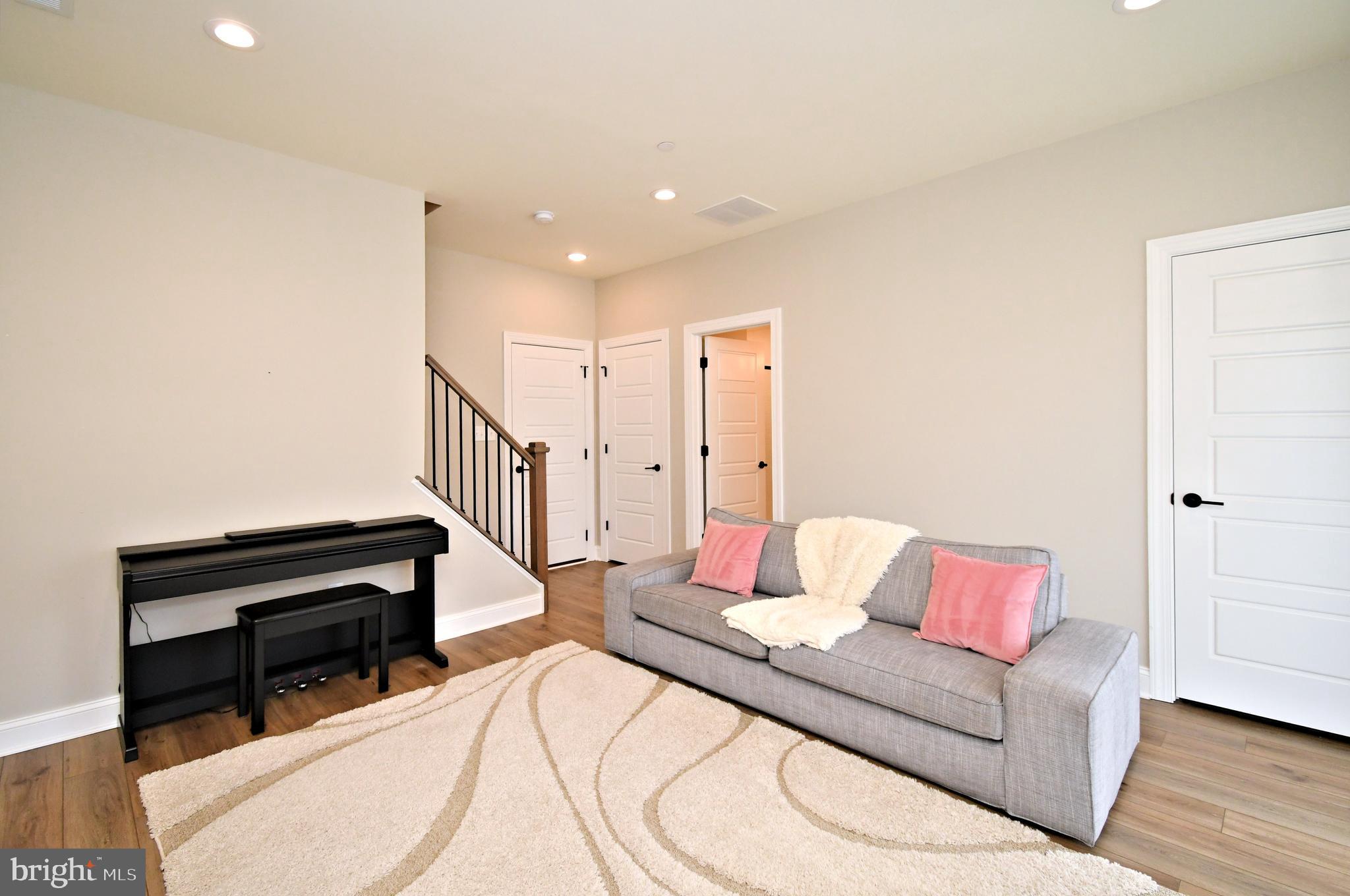 RESERVE AT CHALFONT - Residential Lease