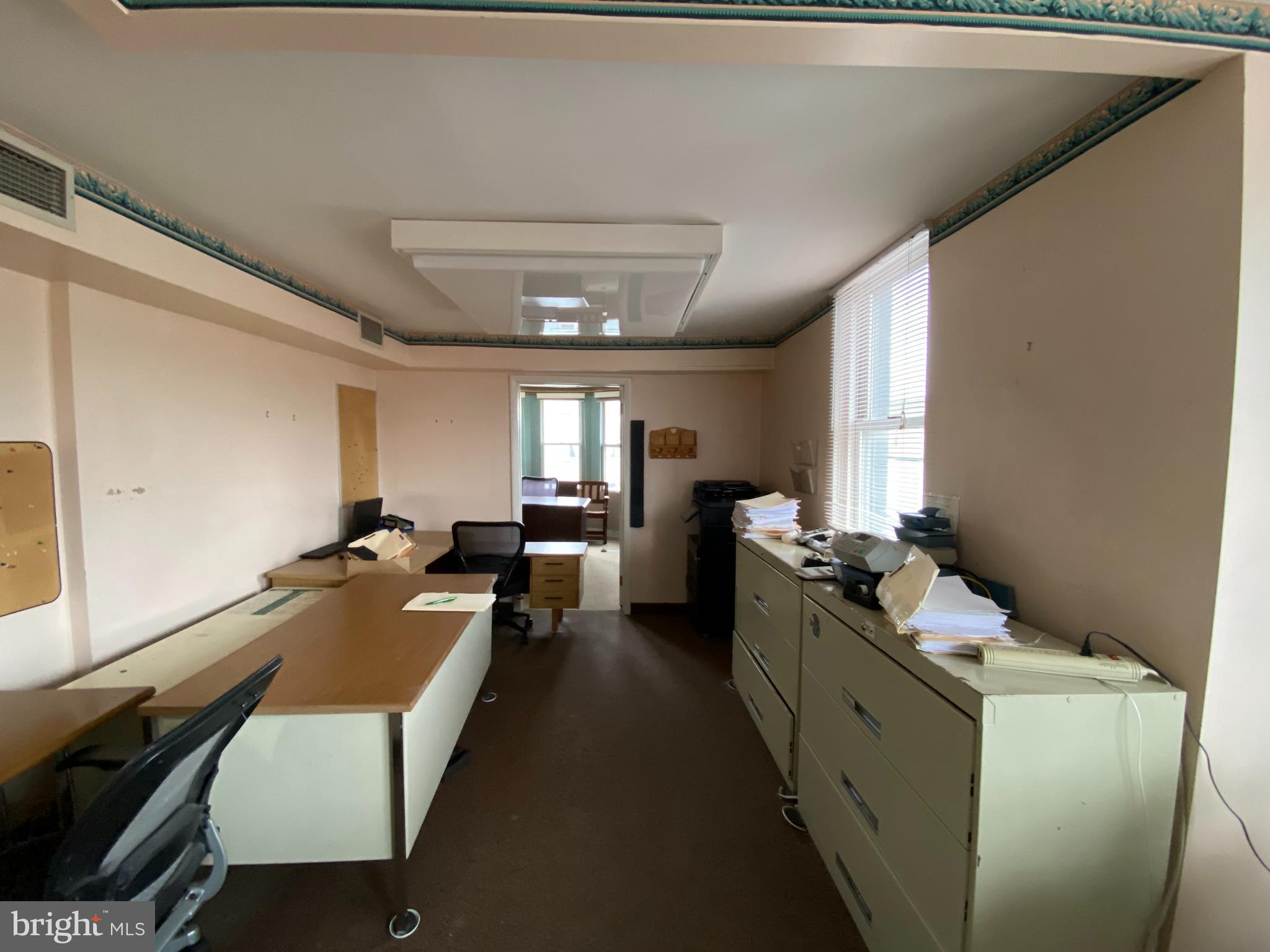 PHILADELPHIA (SOUTH) - Commercial Sale
