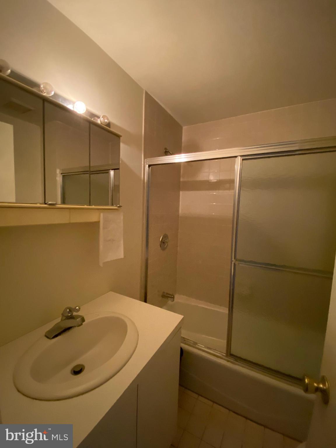 PHILADELPHIA (SOUTH) - Commercial Sale