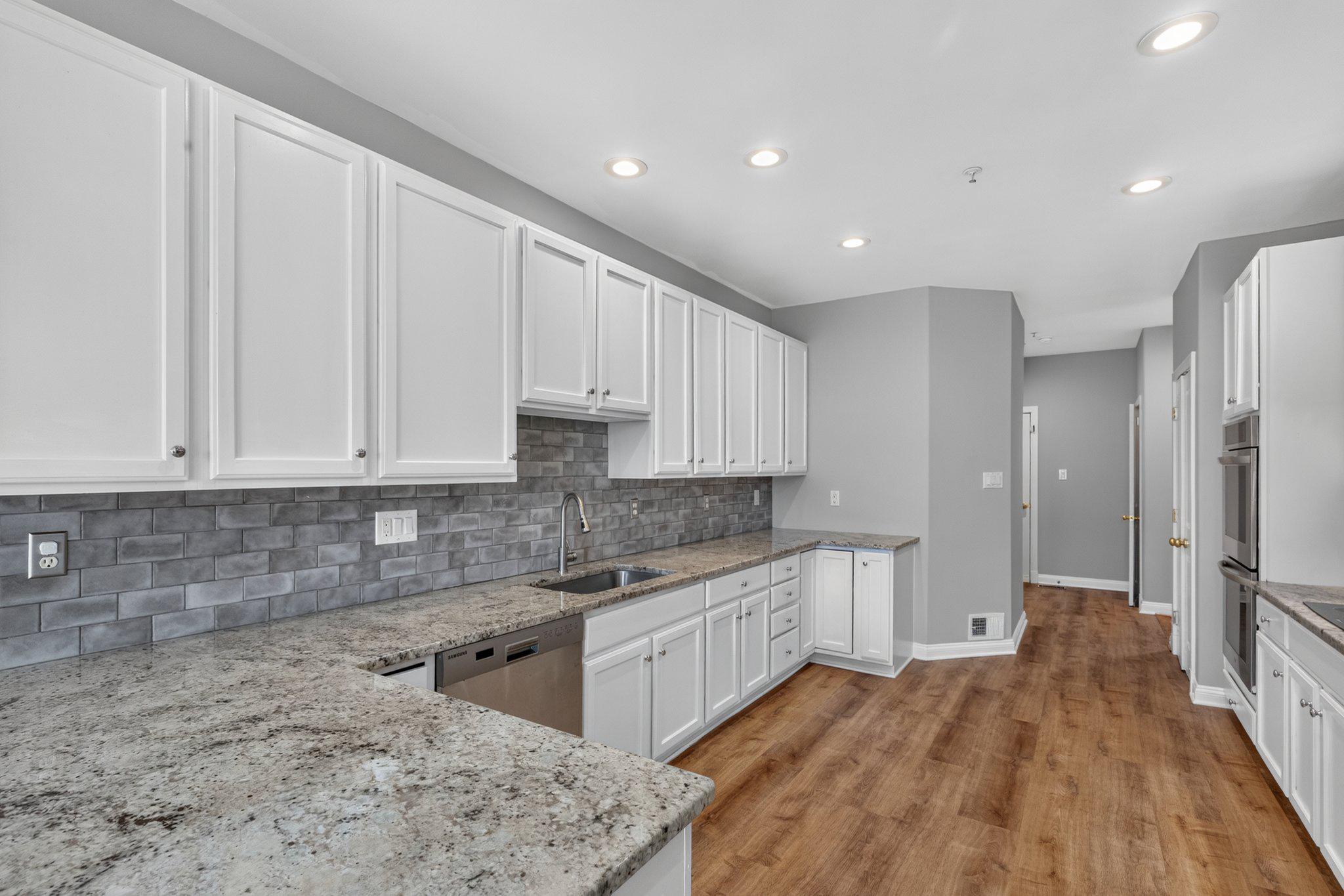 8702 TIMBER OAK LANE