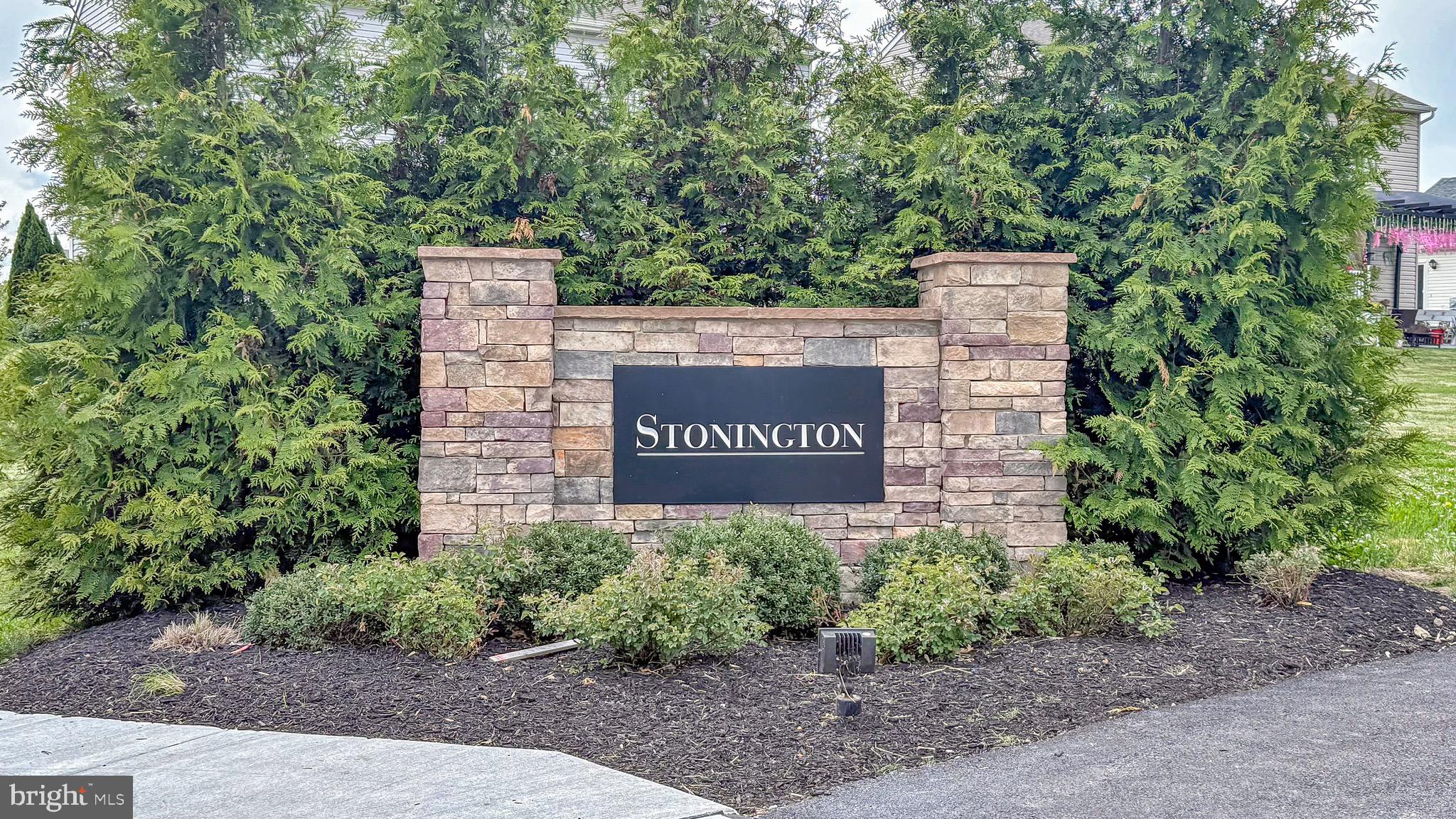 STONINGTON - Residential
