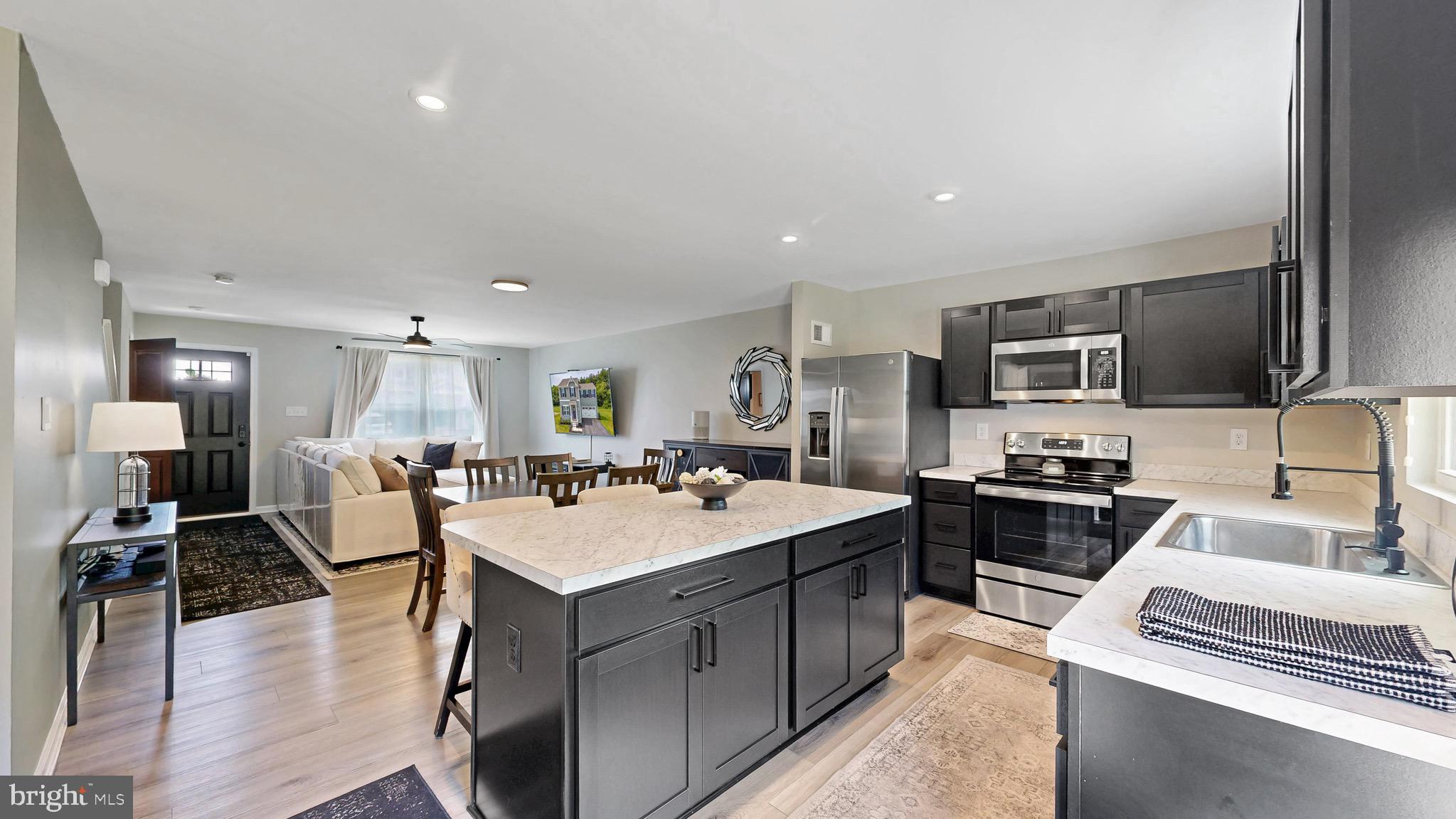 STONINGTON - Residential