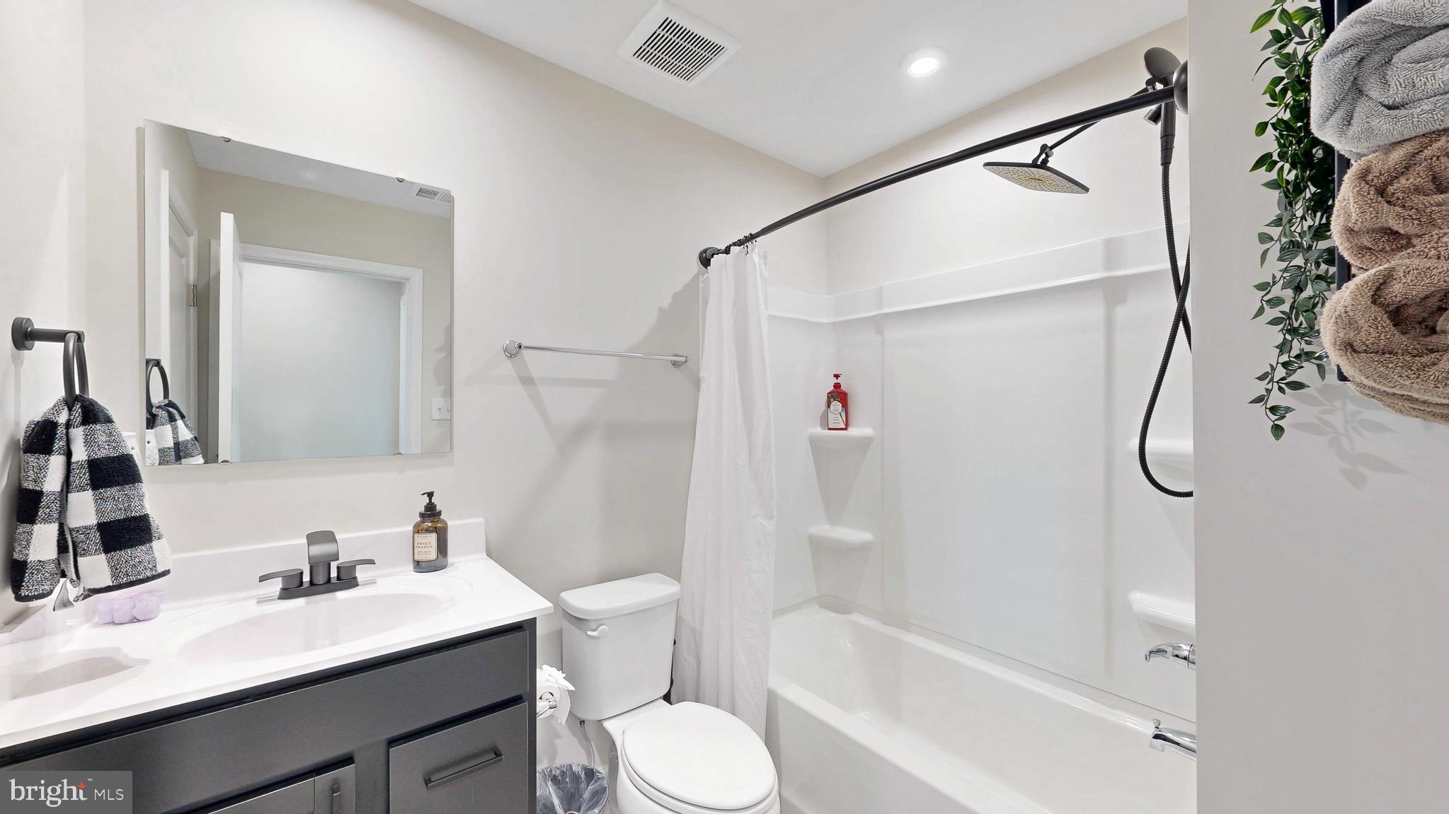 STONINGTON - Residential