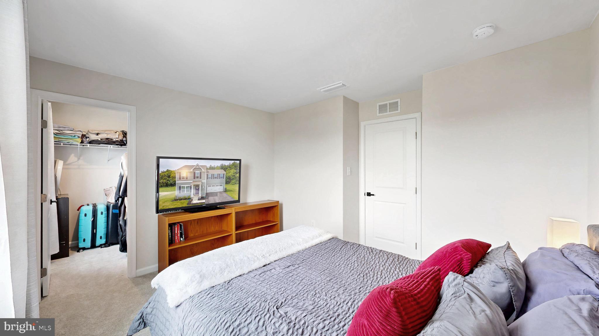 STONINGTON - Residential