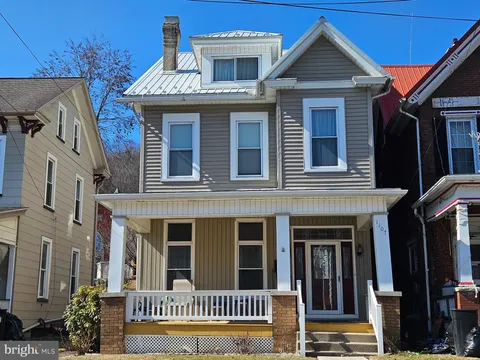 1107 Lincoln Avenue, Tyrone, PA MLS: PABR2015424