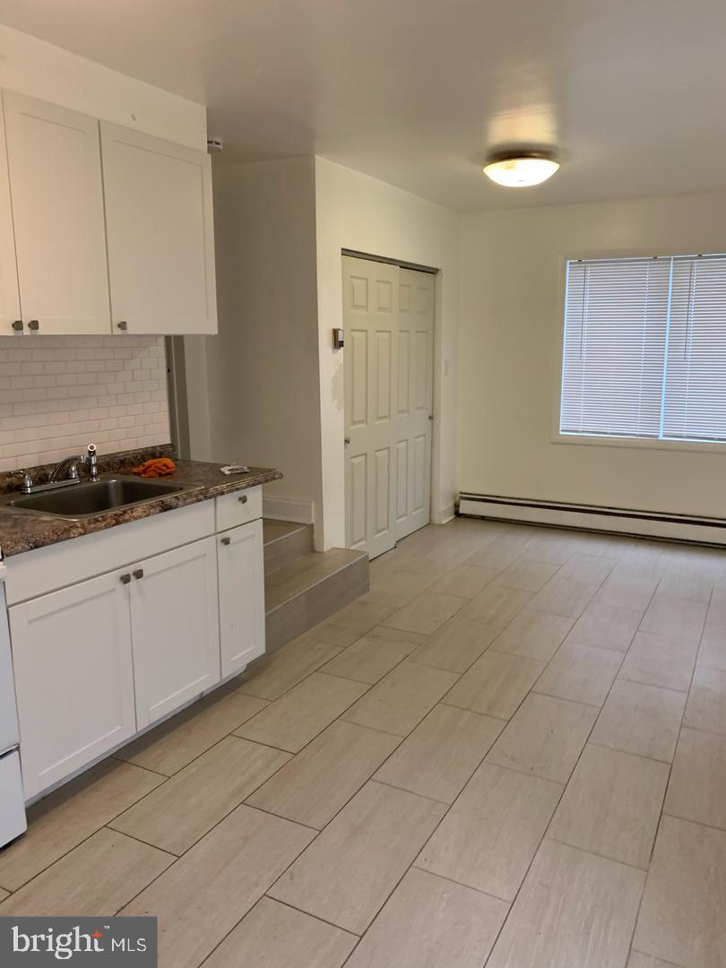 210 E BLACK HORSE PIKE