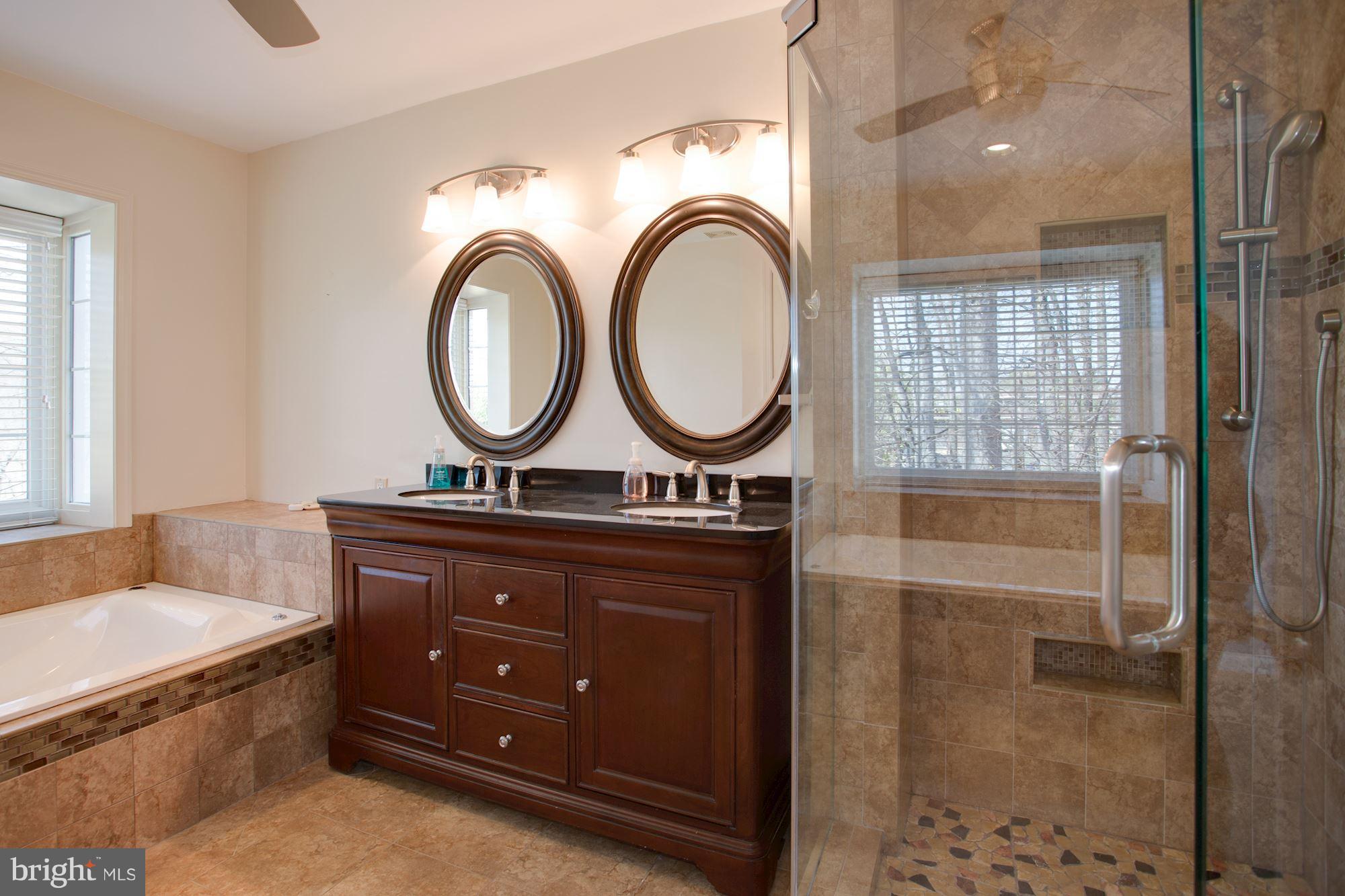 LINDSAY PARK - Residential