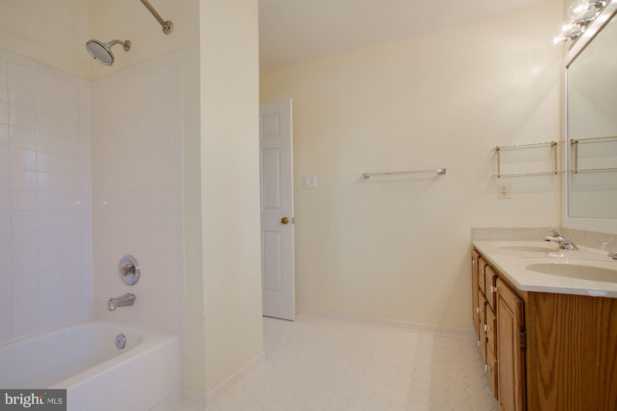 LINDSAY PARK - Residential