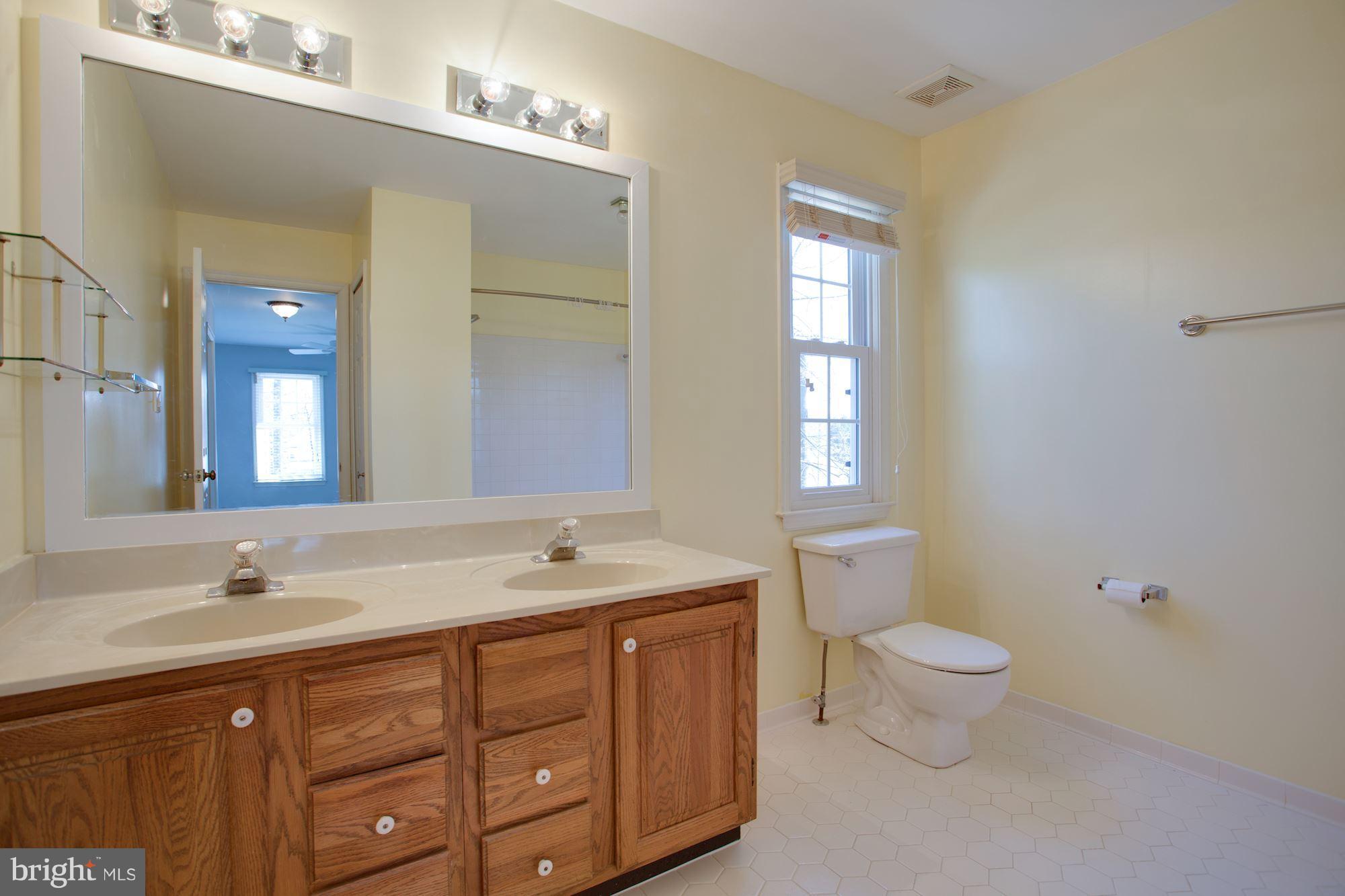 LINDSAY PARK - Residential