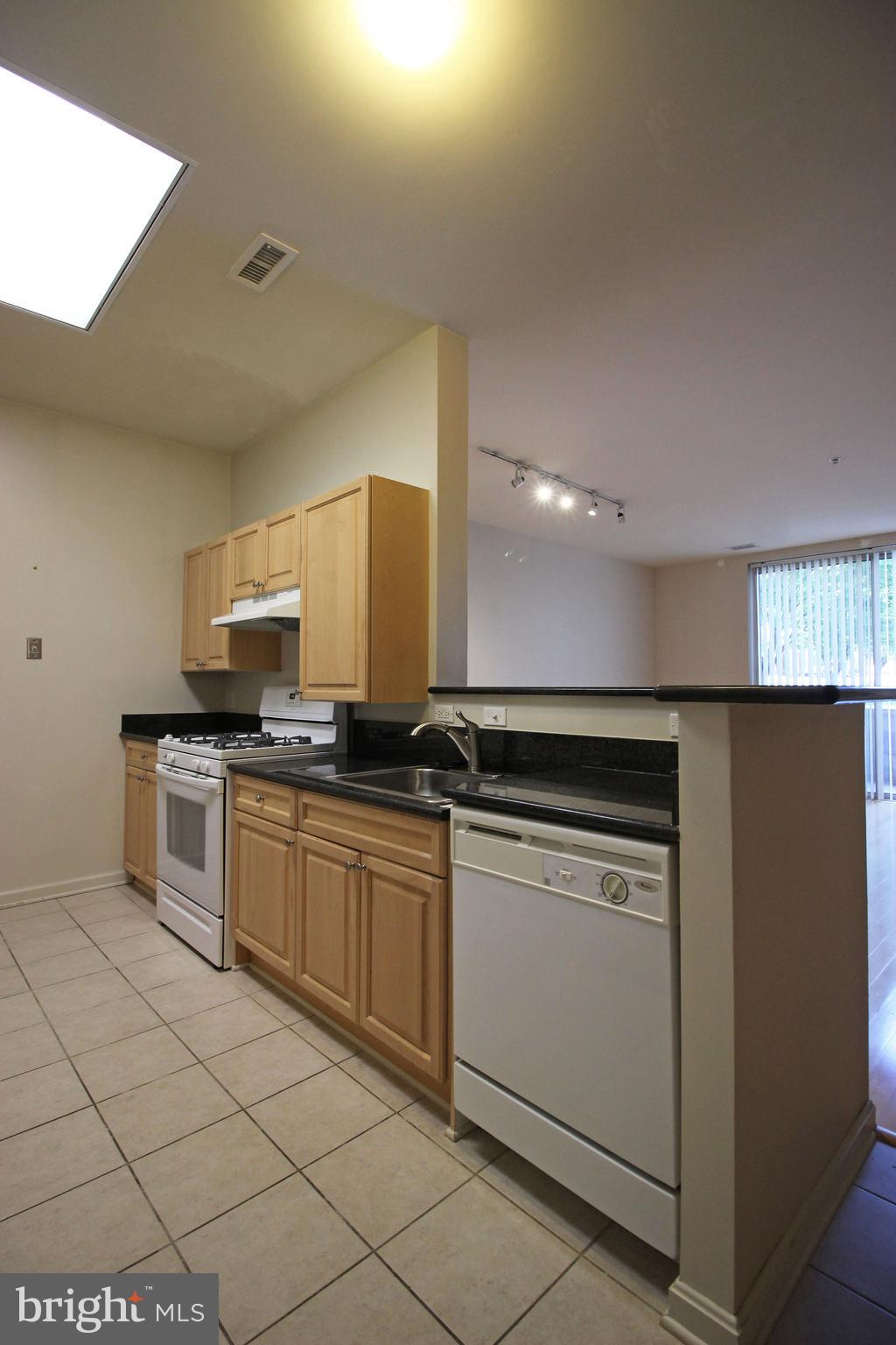 2726 GALLOWS ROAD 112