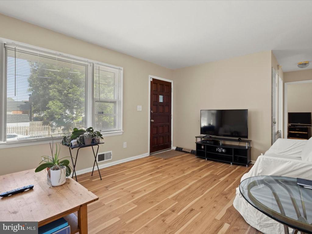 EAST COLUMBIA - Residential