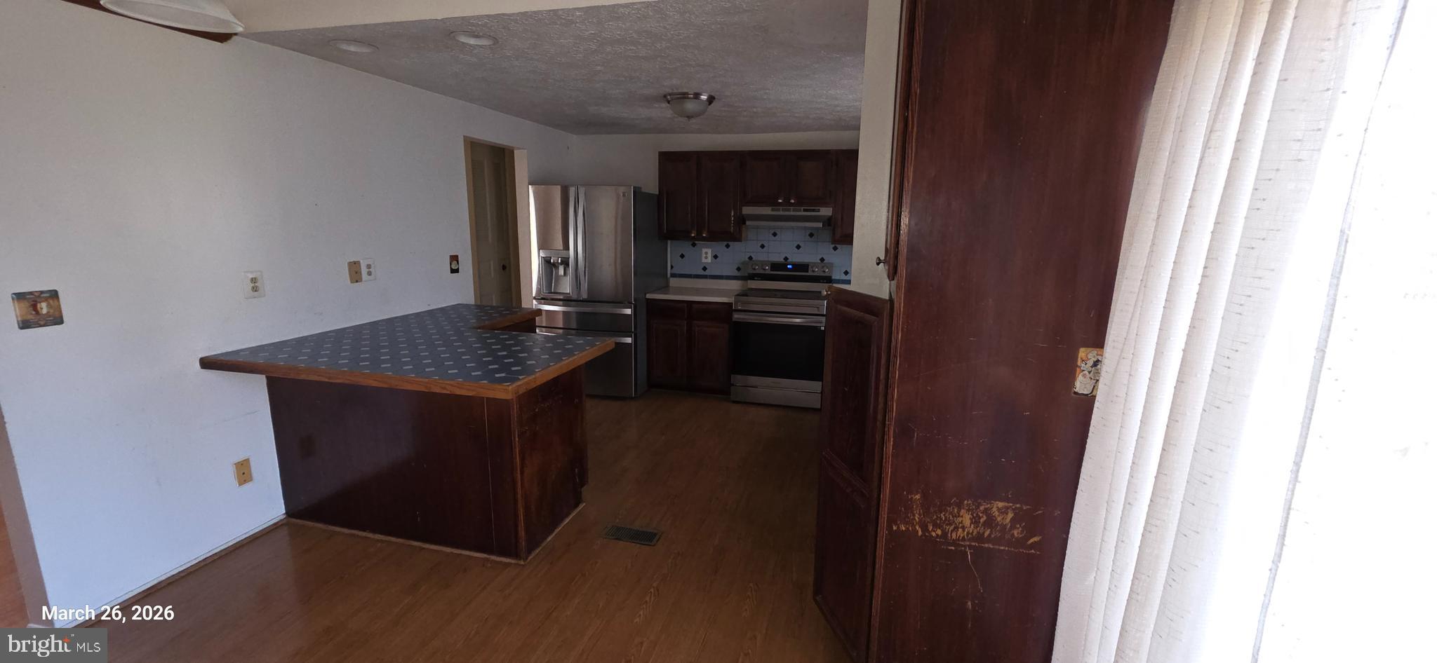 FOUNTAIN ROCK MANOR - Residential