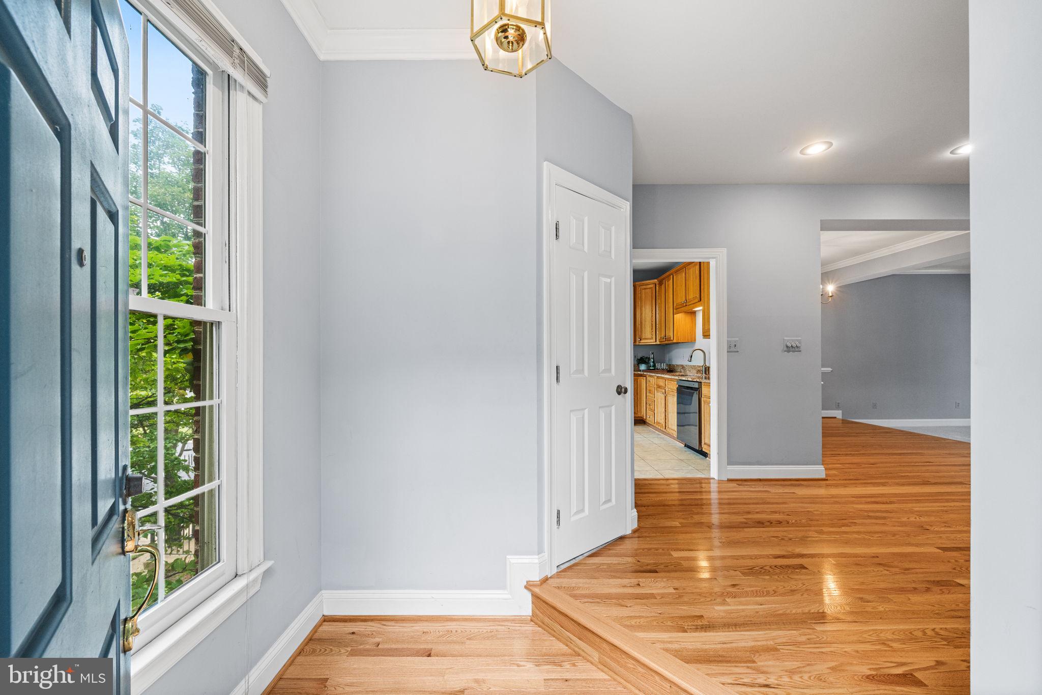 2725 BARONHURST DRIVE