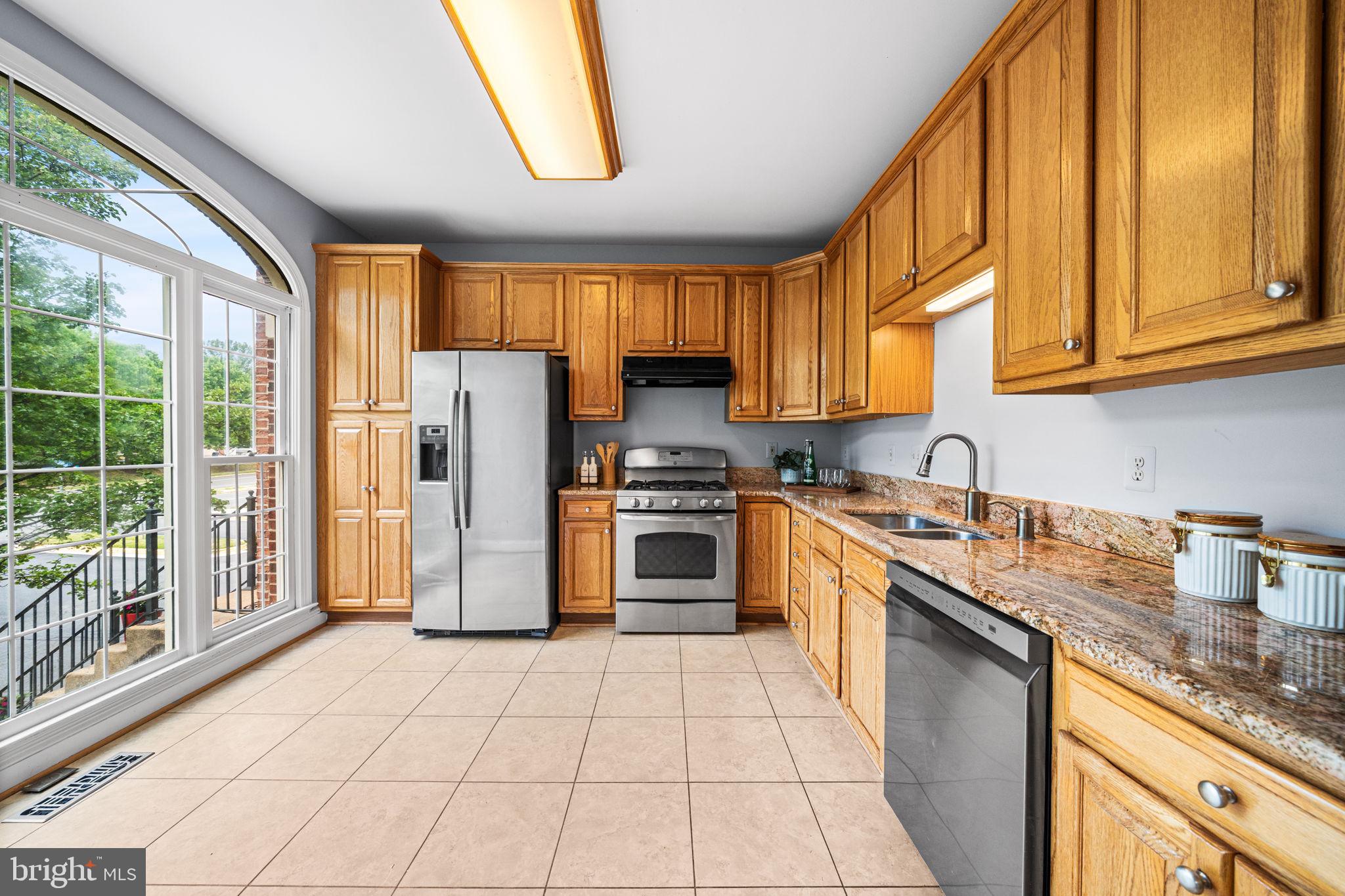 2725 BARONHURST DRIVE