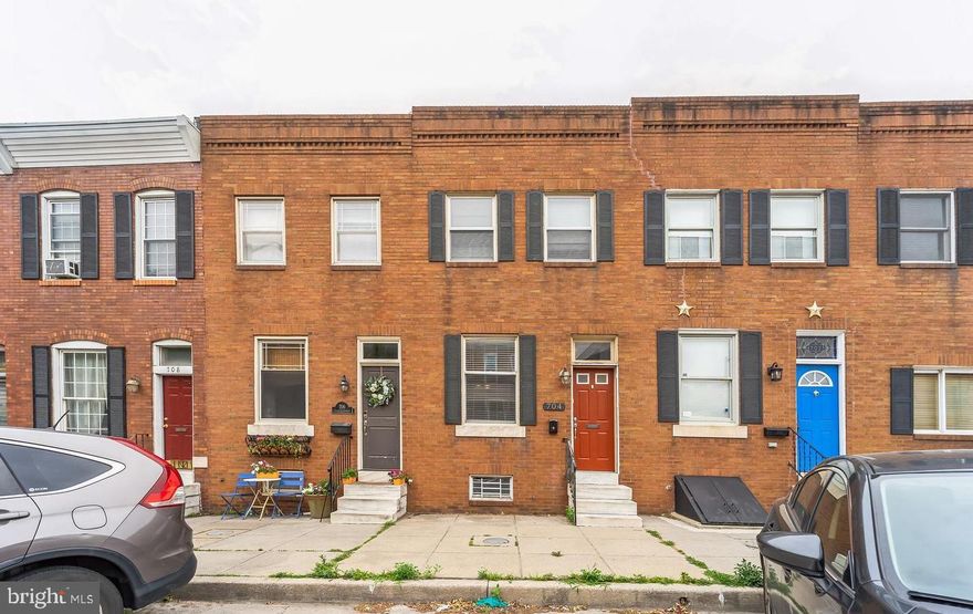 Rarely available apartment located in highly desirable Canton. This second-floor unit features an eat-in kitchen with granite countertops, in-unit laundry, and tons of natural light with several skylights. Can’t beat the location- Walking distance to multiple restaurants, shopping, and entertainment. Close to all major highways!