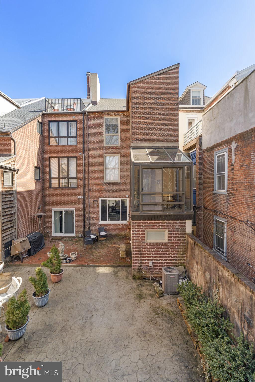 BELLA VISTA - Residential