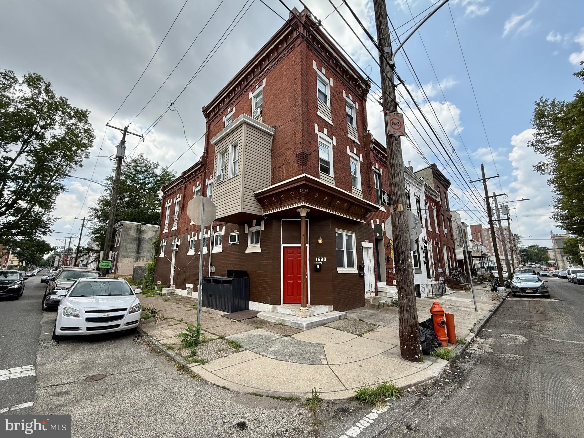 1520 W TIOGA STREET