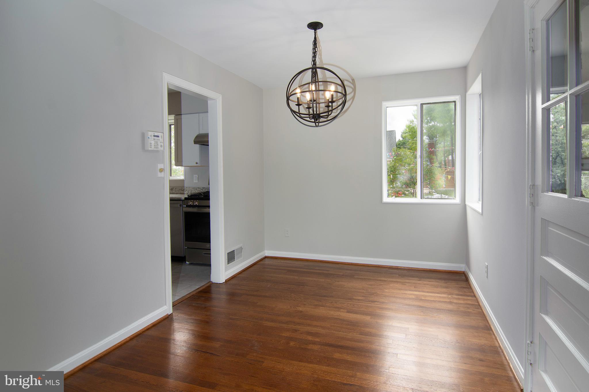LYNBROOK - Residential