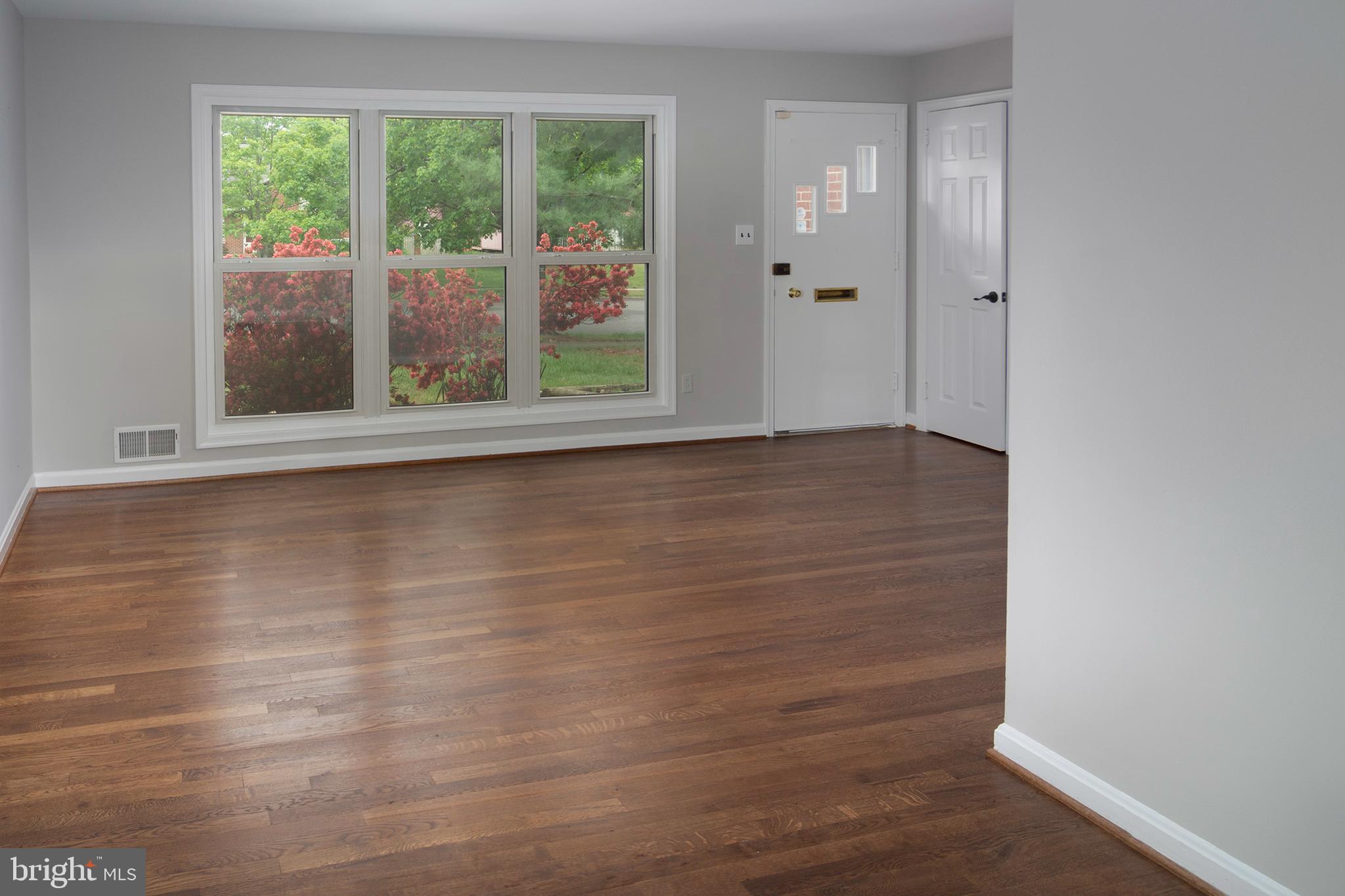 LYNBROOK - Residential
