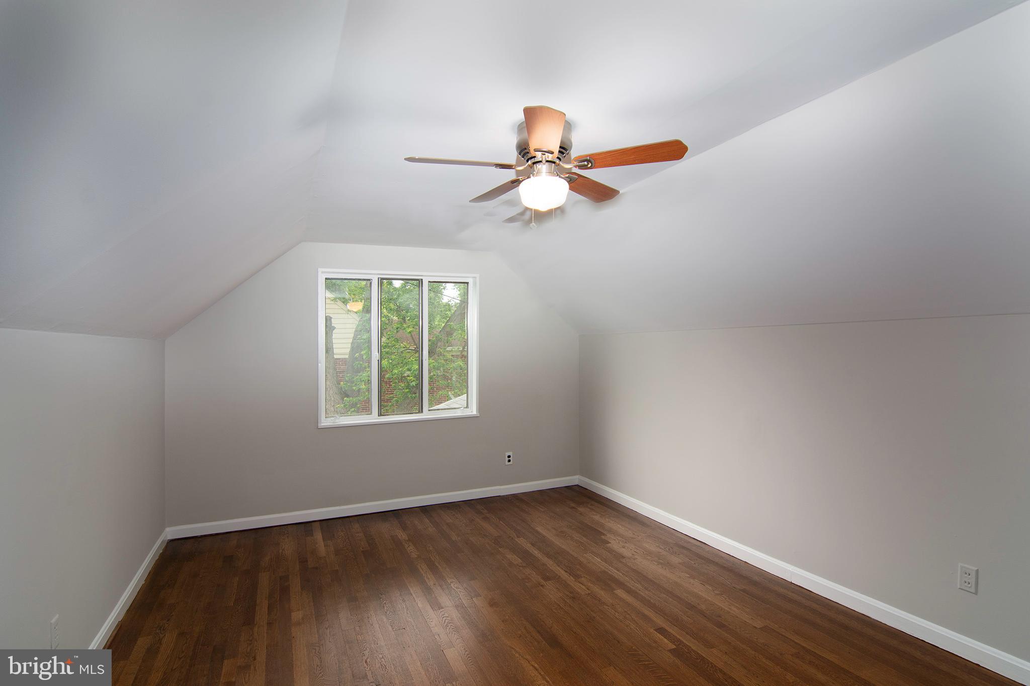 LYNBROOK - Residential