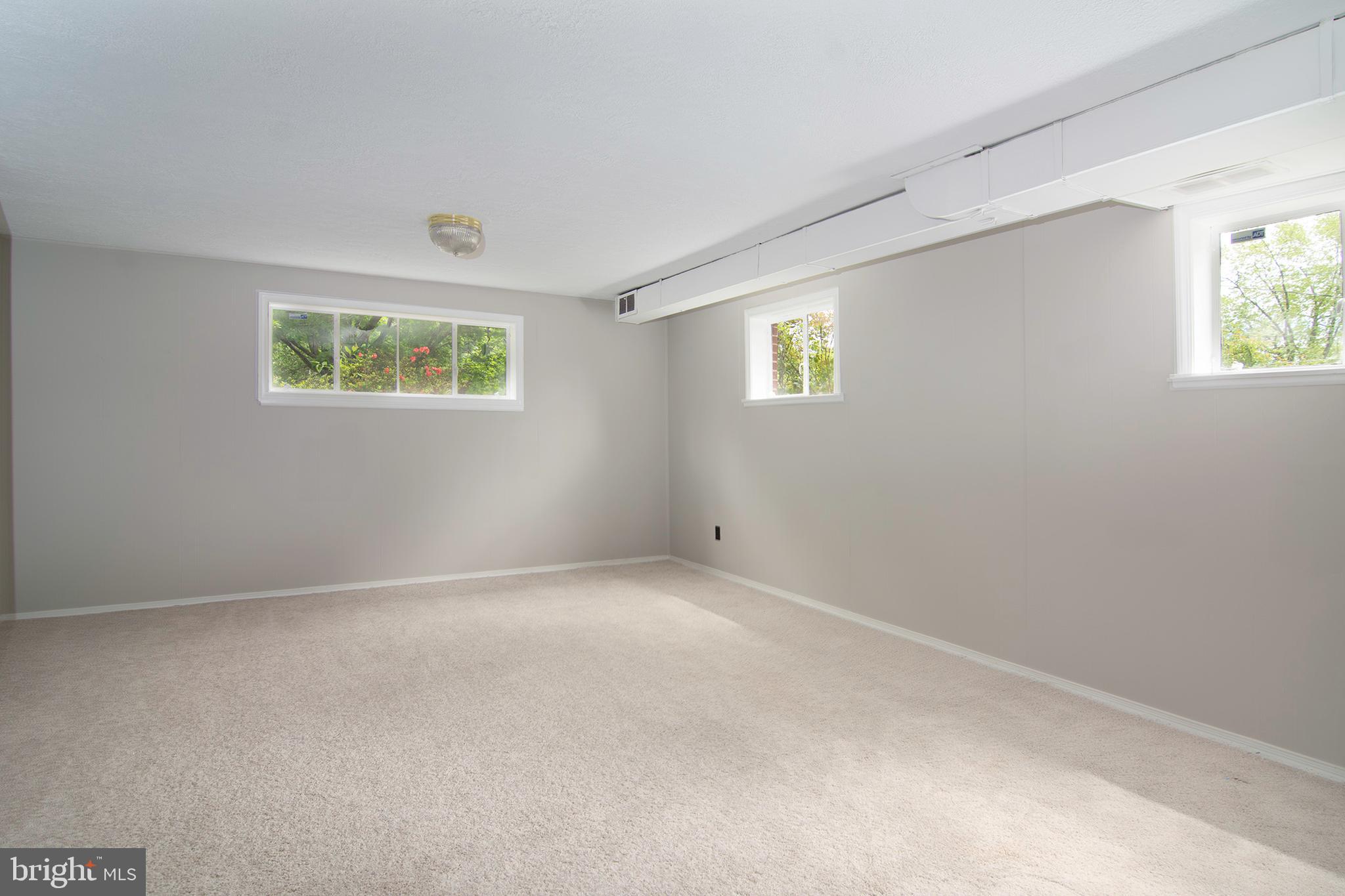 LYNBROOK - Residential