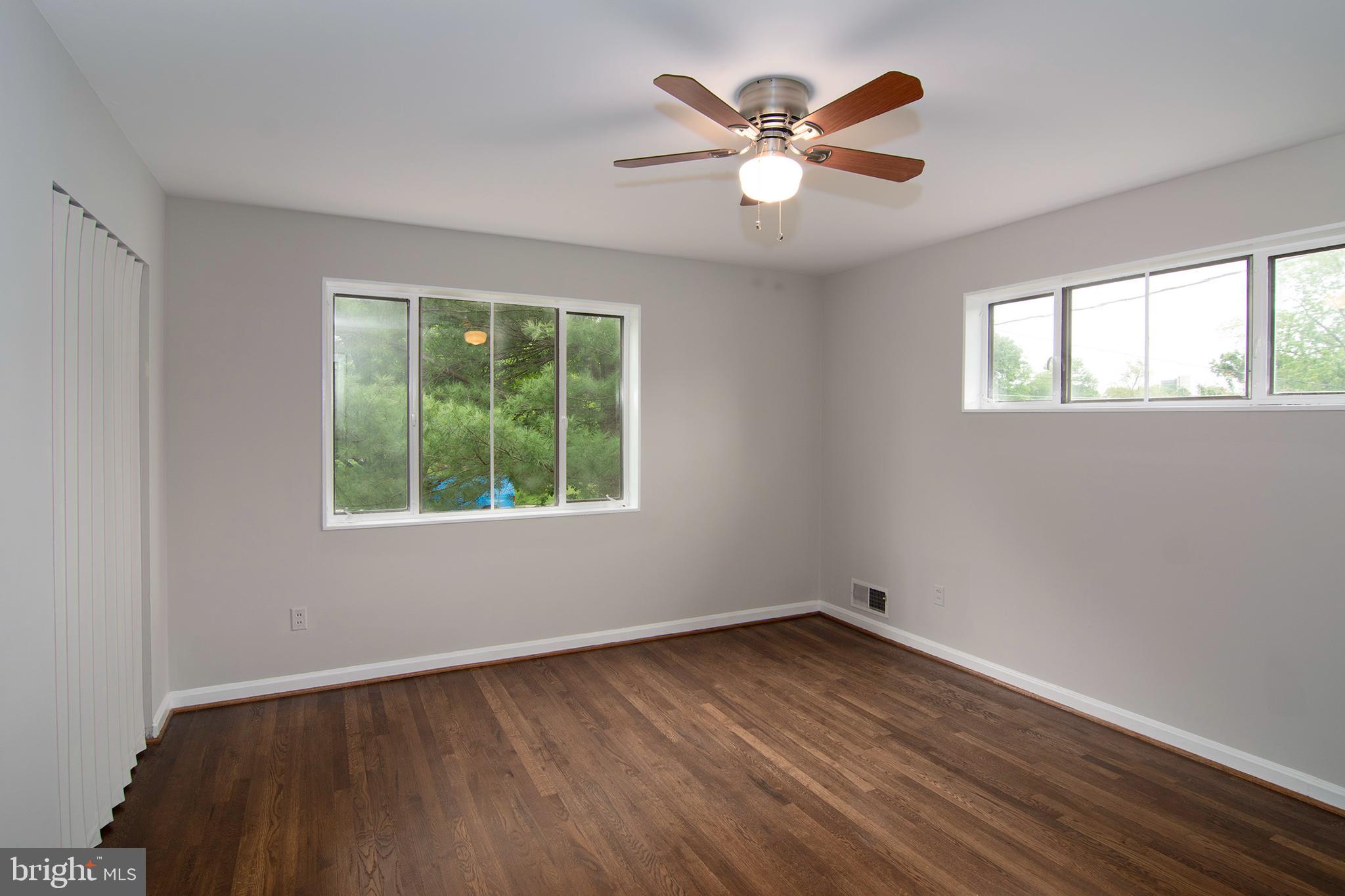 LYNBROOK - Residential