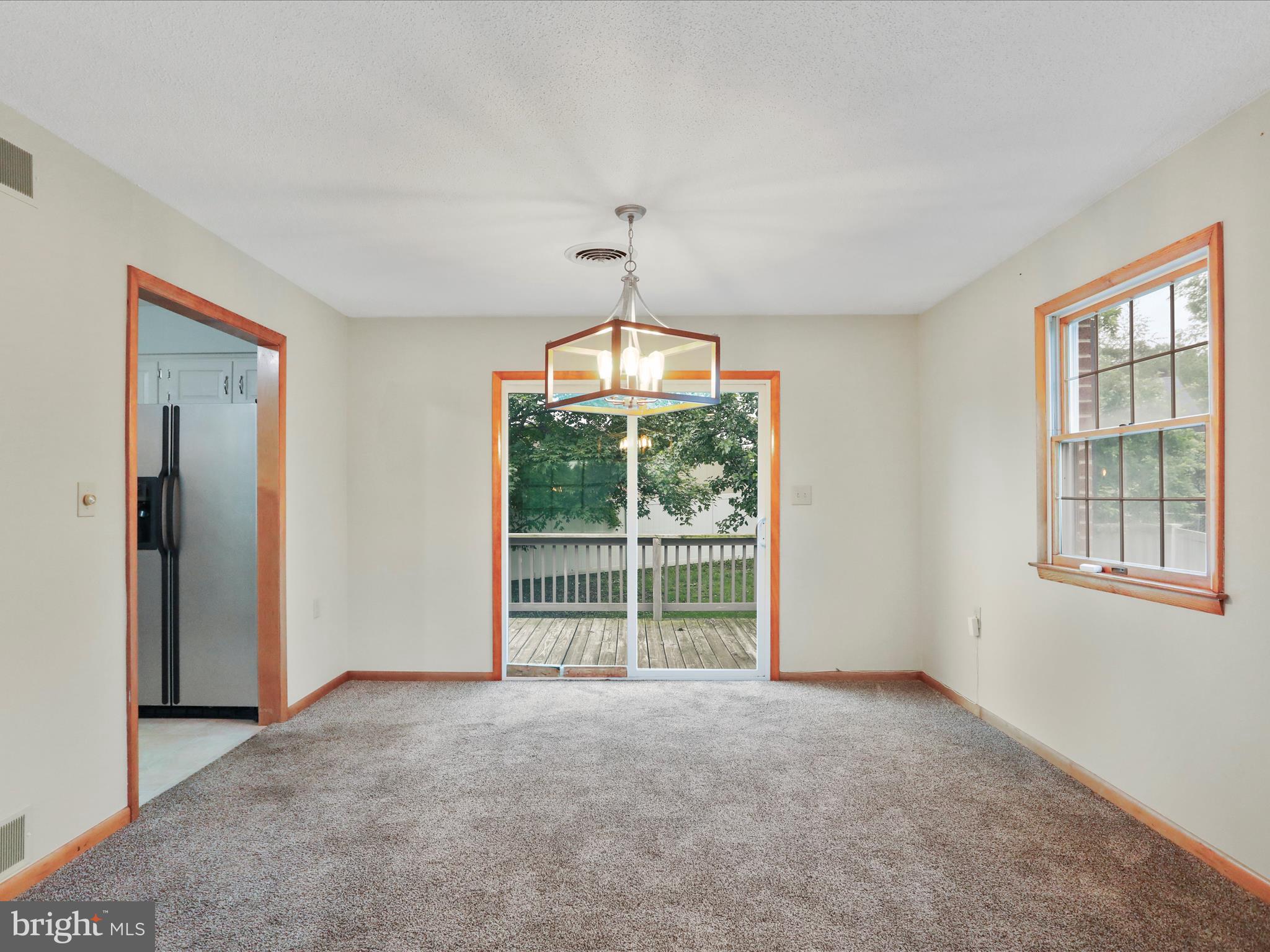 MOUNTAIN VIEW ACRES - Residential