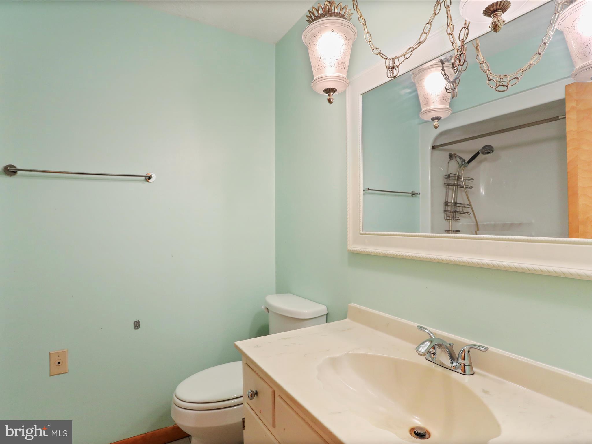 MOUNTAIN VIEW ACRES - Residential