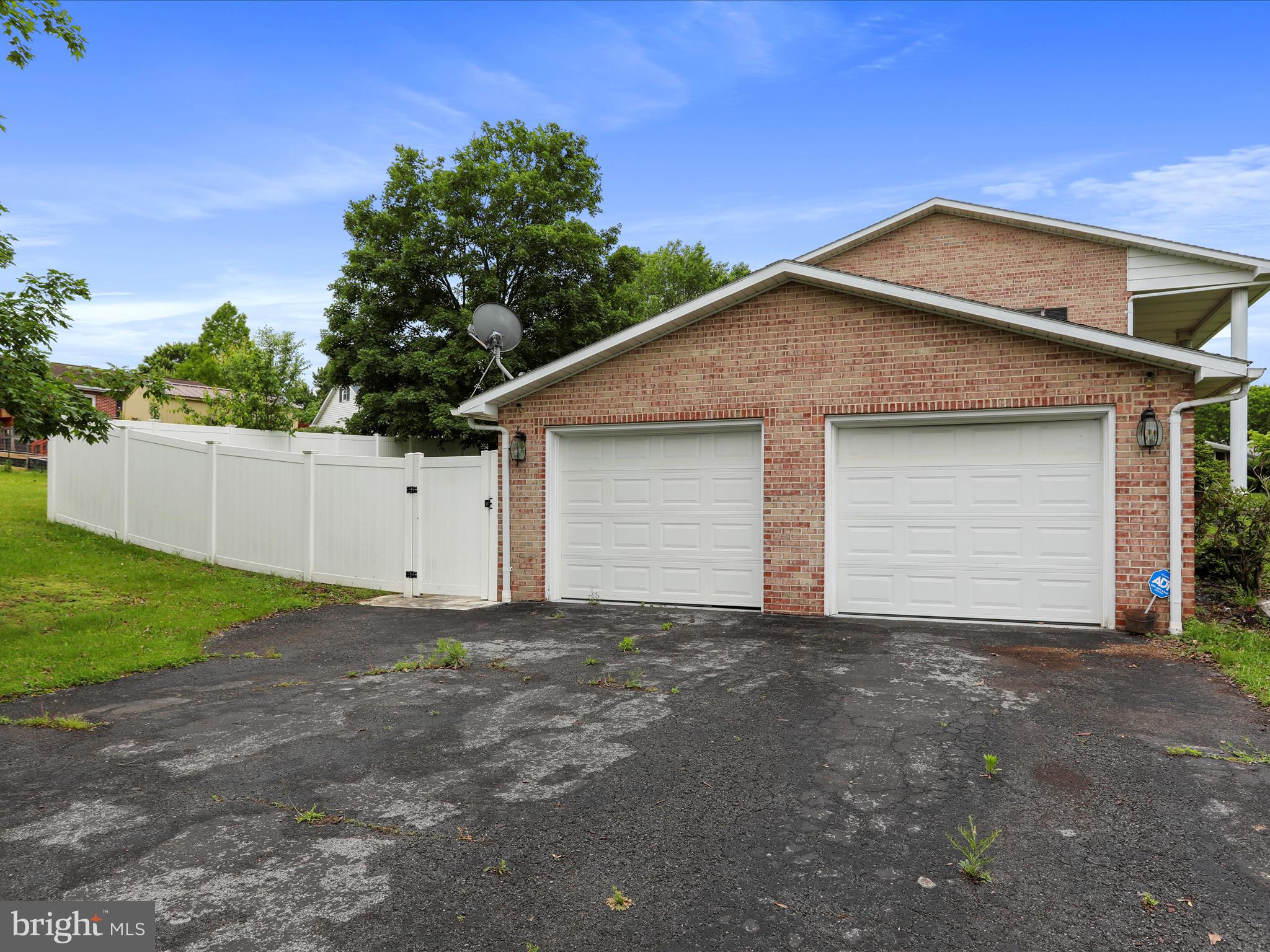 MOUNTAIN VIEW ACRES - Residential