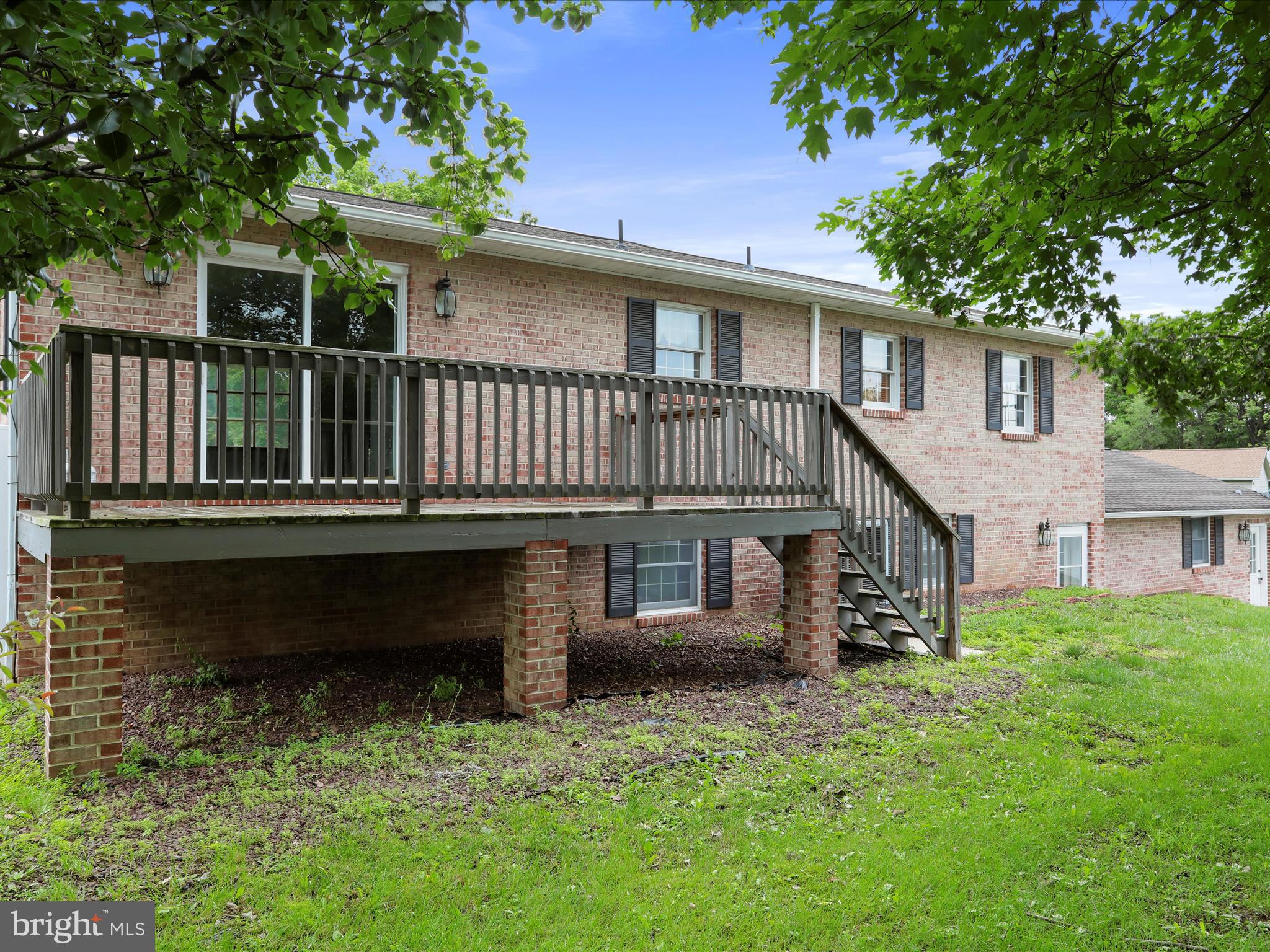 MOUNTAIN VIEW ACRES - Residential