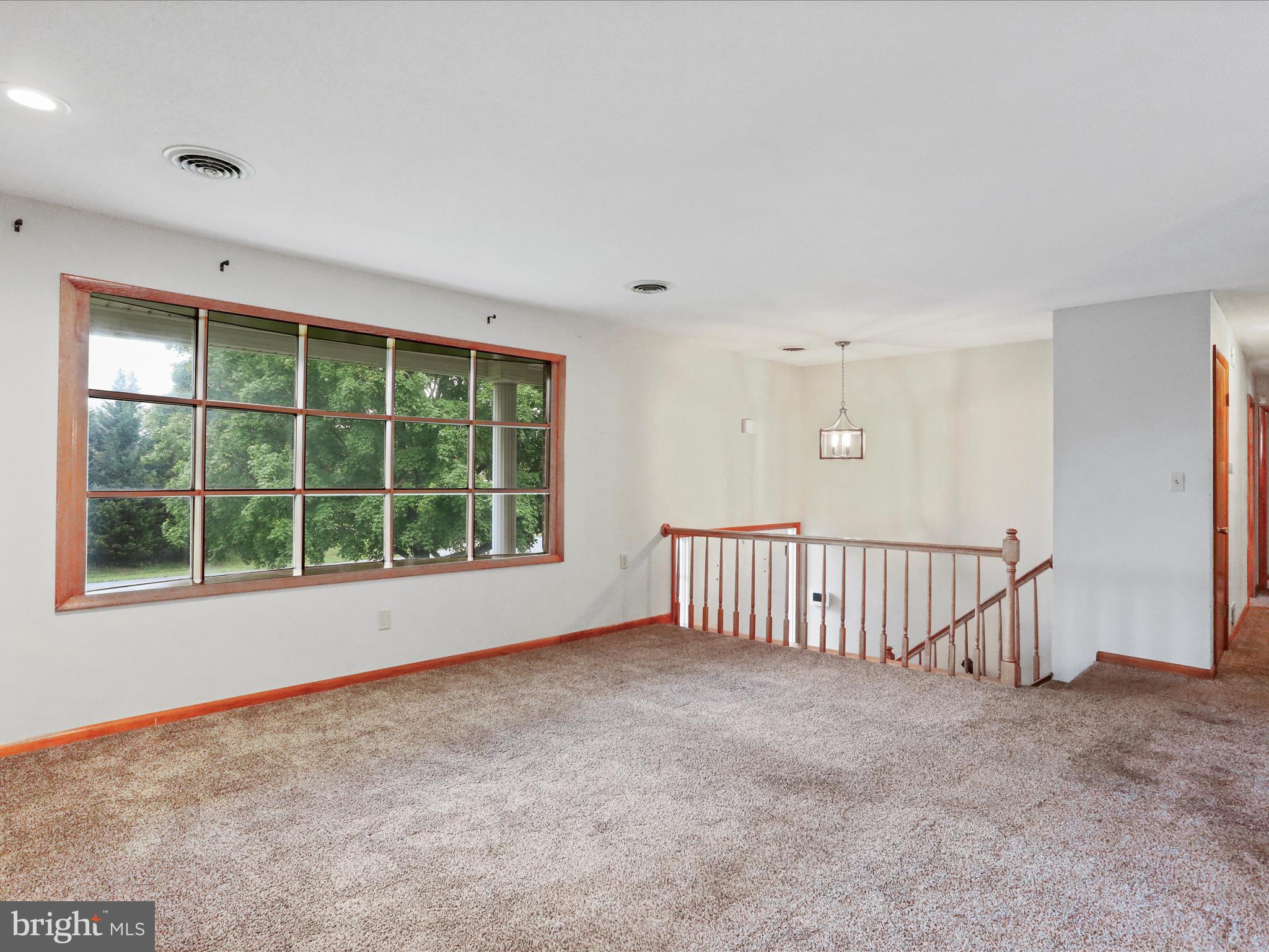 MOUNTAIN VIEW ACRES - Residential