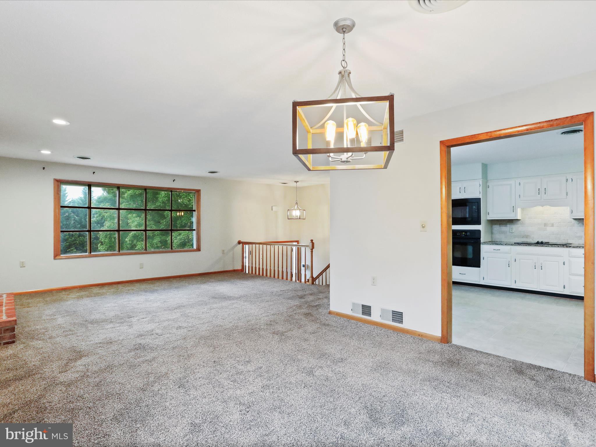 MOUNTAIN VIEW ACRES - Residential