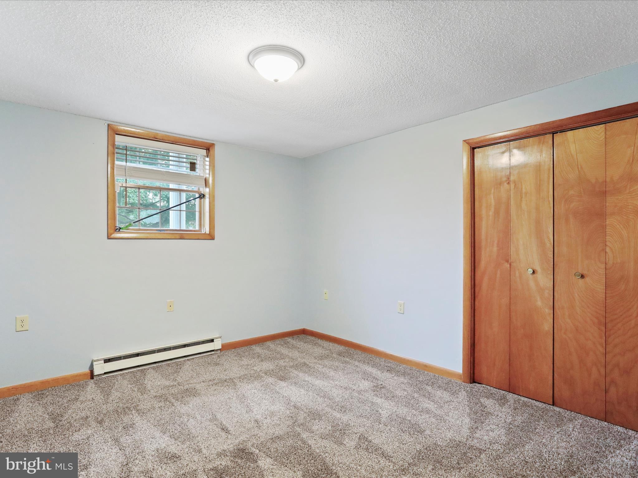 MOUNTAIN VIEW ACRES - Residential