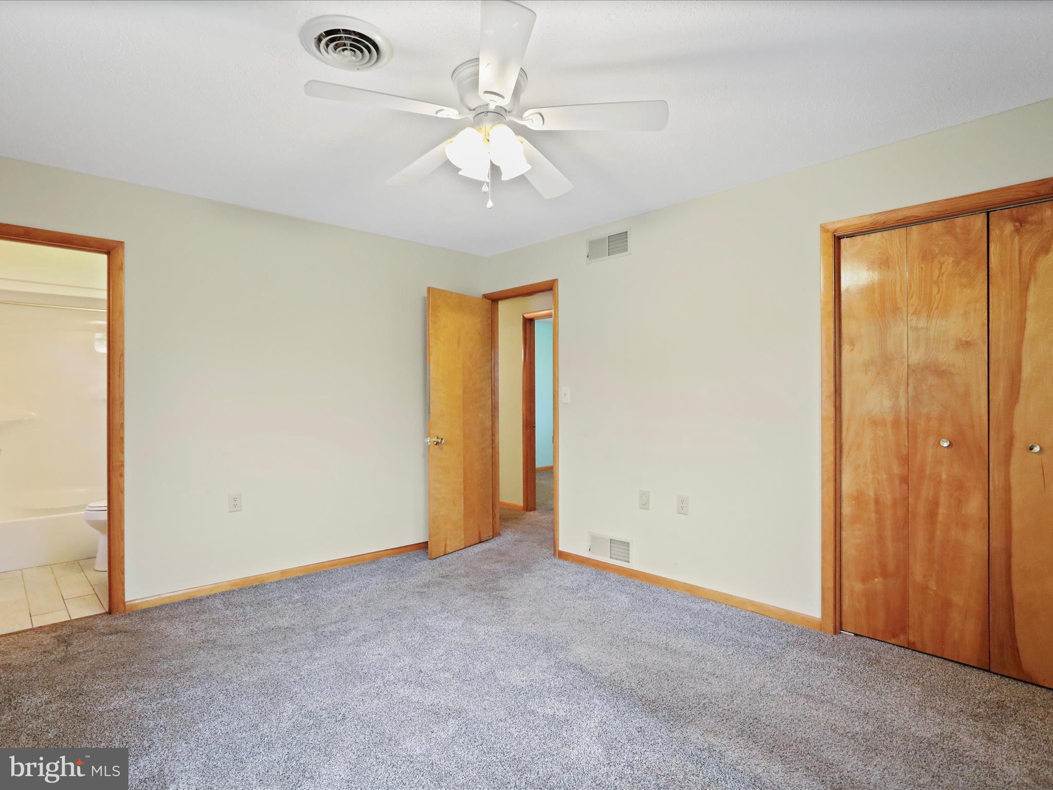 MOUNTAIN VIEW ACRES - Residential