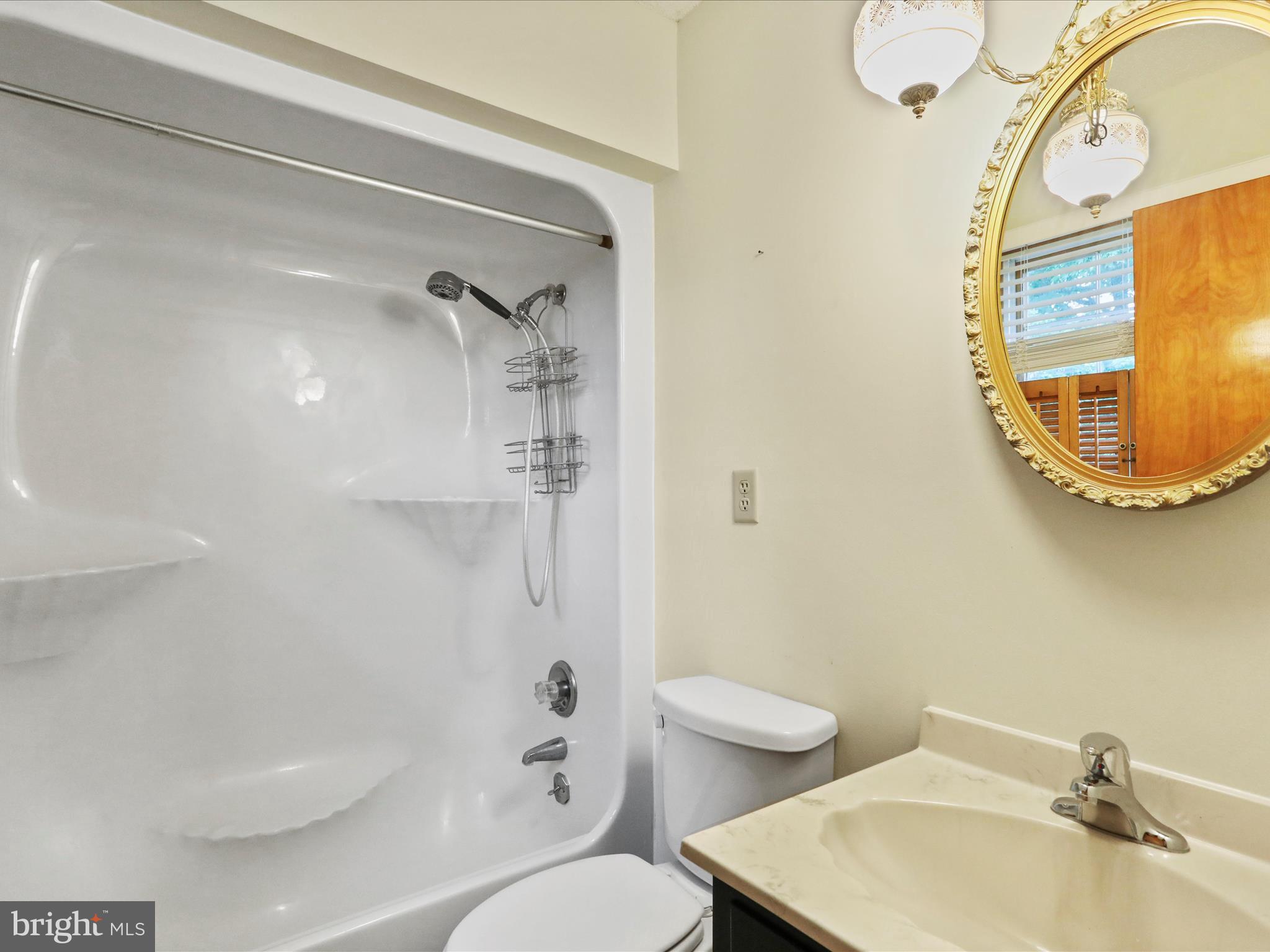 MOUNTAIN VIEW ACRES - Residential