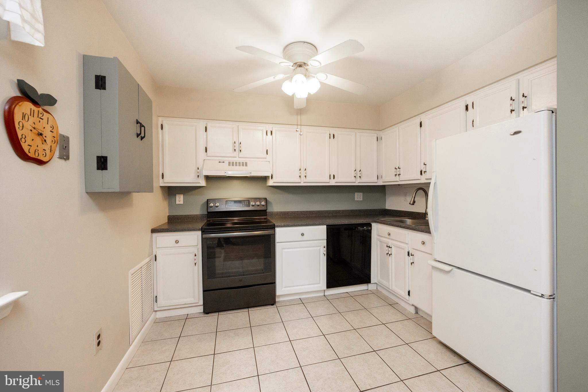 MAPLE HILL - Residential